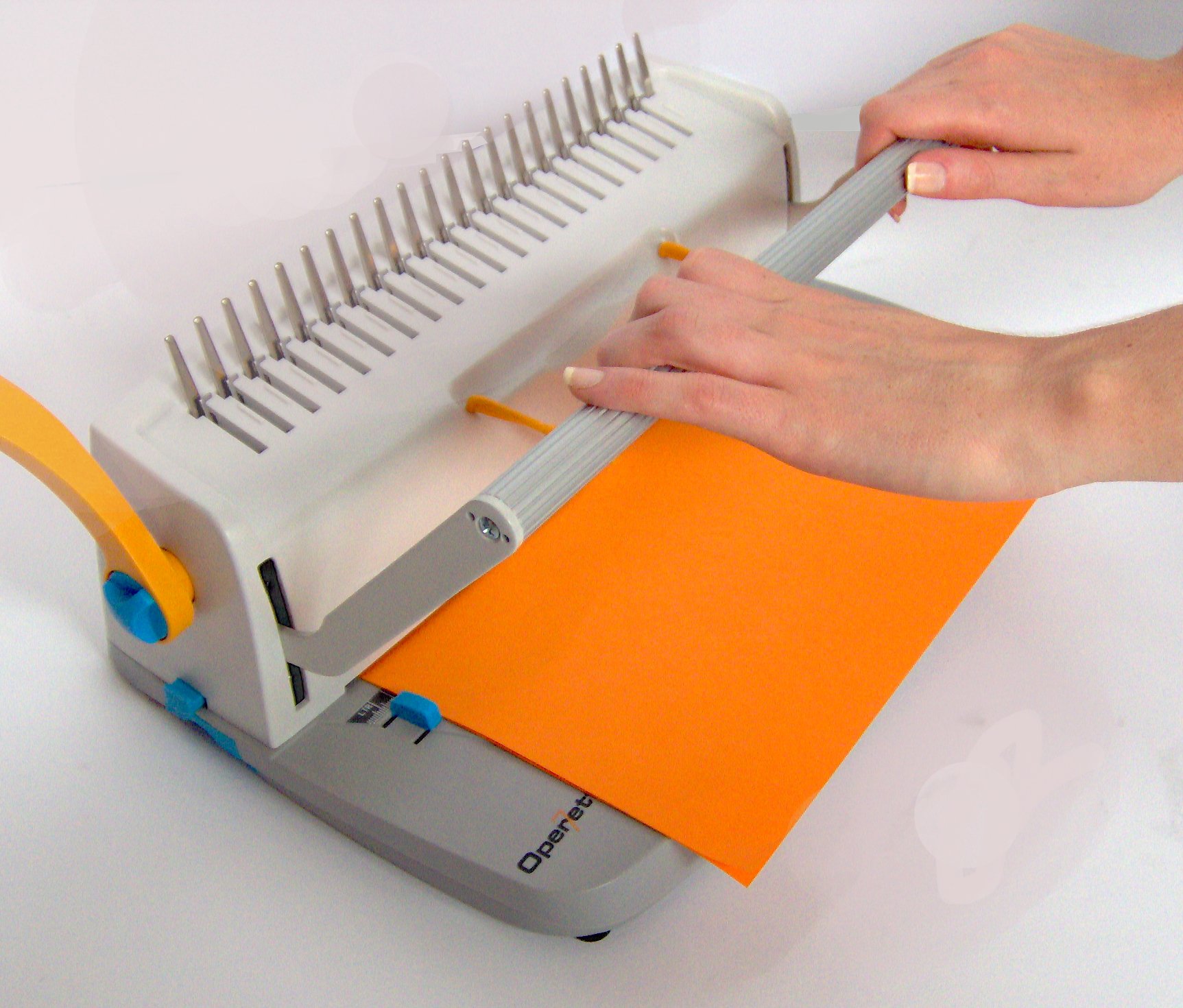 OPERETTA 7 - perforatrice e rilegatrice manuale a dorsi plastici - luce 297mm - capacita' di perforazione 12 fogli - capacita' di rilegatura 50mm