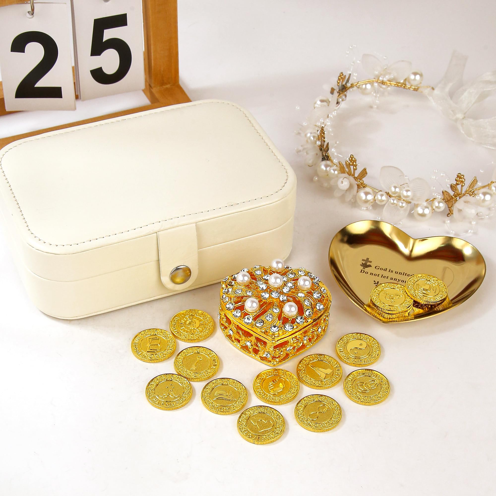 TINGKU Arras de boda en inglés – Arras para Boda Católica, Arras de Boda Cristiana con 13 monedas de bendición, Arras de boda cristiana, Decoración para Bodas, Caja de cuero-Monedas de Oro PLD
