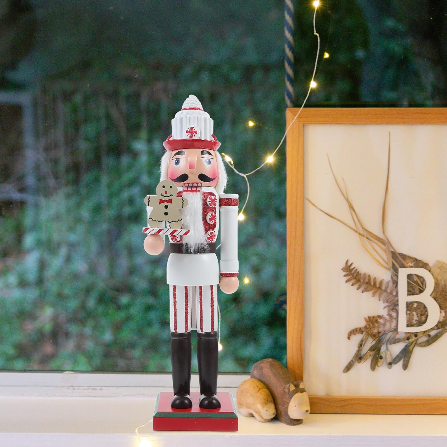 Christmas Nutcracker Figurine Wooden Desktop Nutcracker Decoration Traditional Ornament Holiday Tabletop Decor for Home and Office