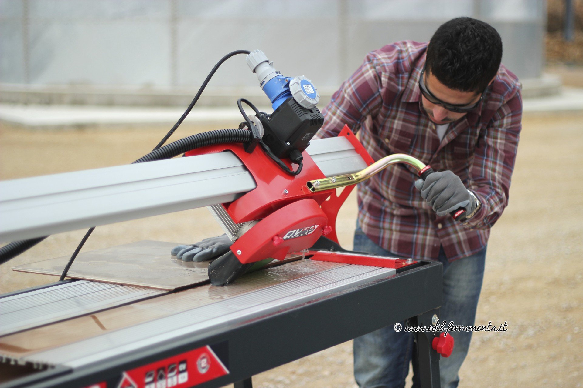 Rubi - Dv-200 1000 230V-50Hz (54911) : Amazon.co.uk: DIY & Tools