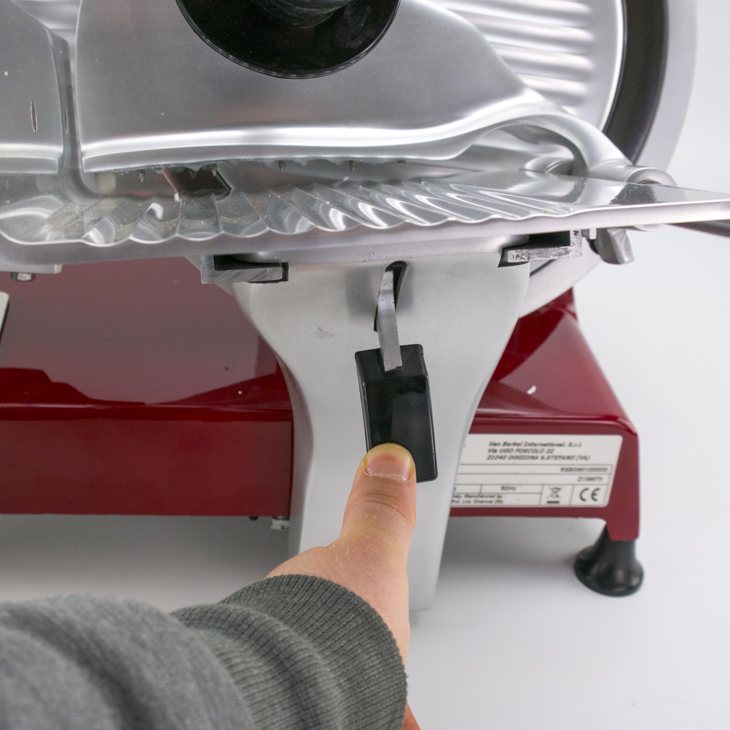 Berkel Red Line 250 rot Profi Aufschnittmaschine + Einlegebrett aus alten Wein Fassholz - Sonderangebot statt 1179,-