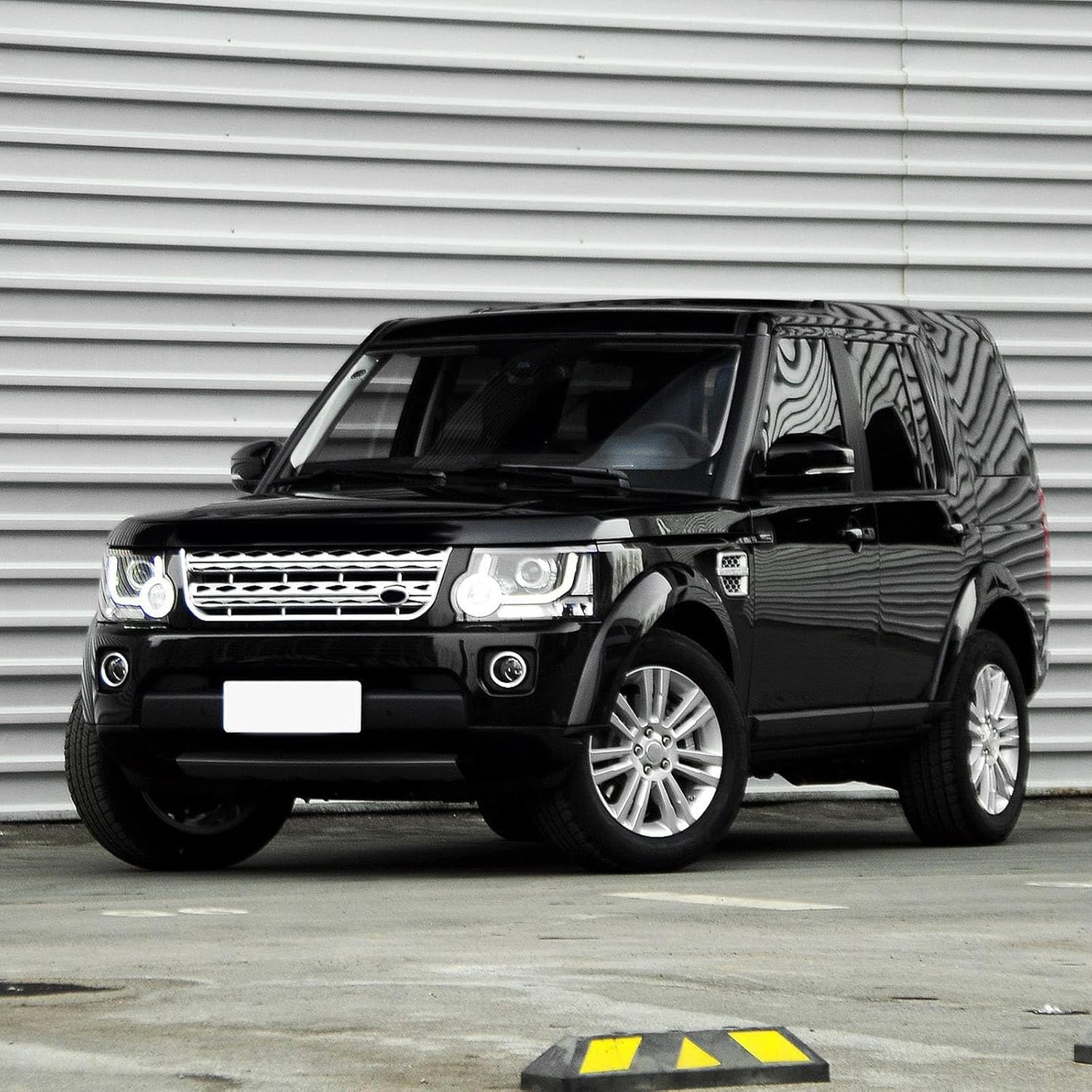 Front Left Side Fender Flare Moulding Wheel Arch Trim with Clips LR010632 Compatible with Land Rover LR3 Discovery 3 2005-2009 LR4 Discovery 4 2010-2016