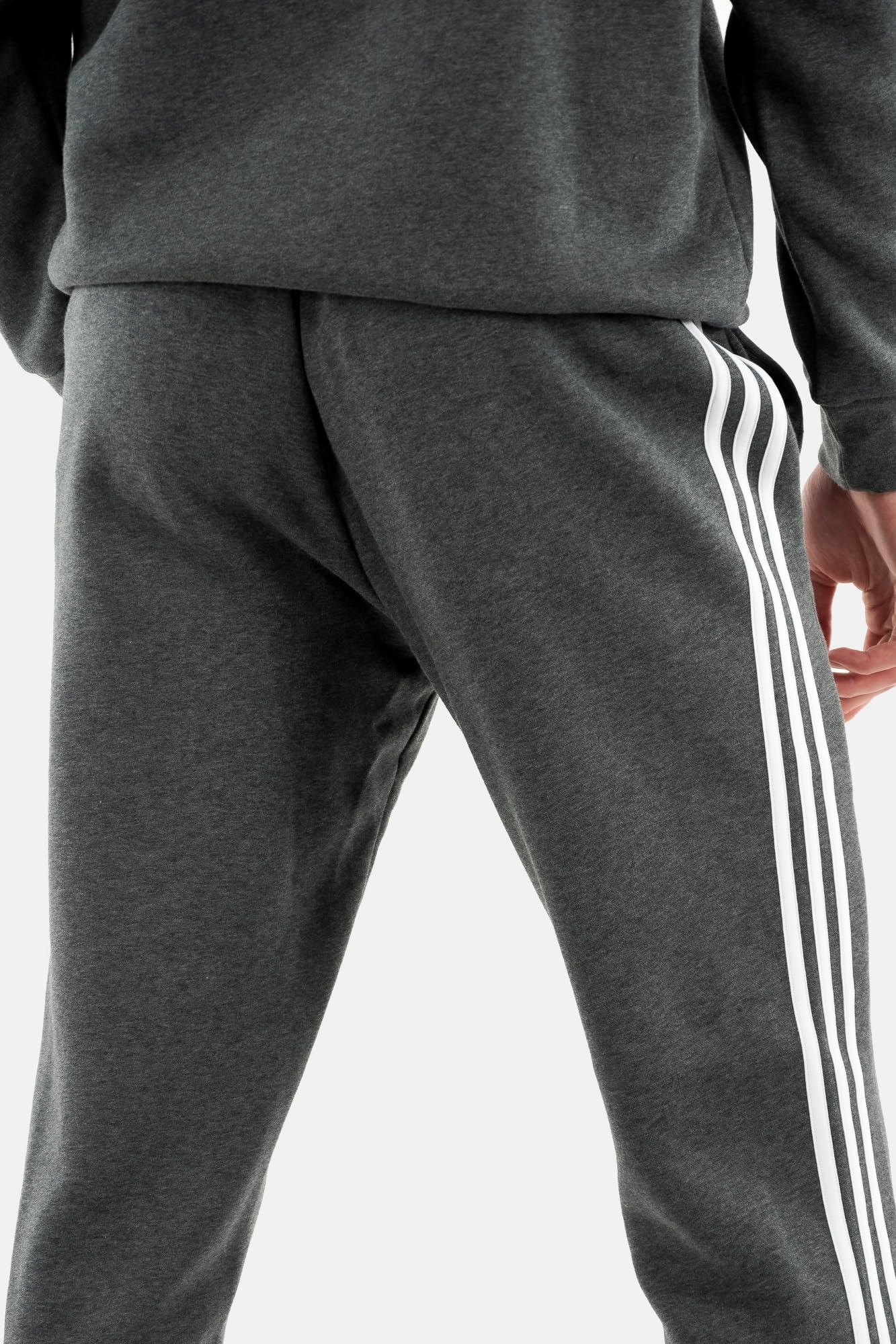 adidas Herren Essentials Fleece 3-Stripes Tapered Cuff Pants, dark grey heather, M