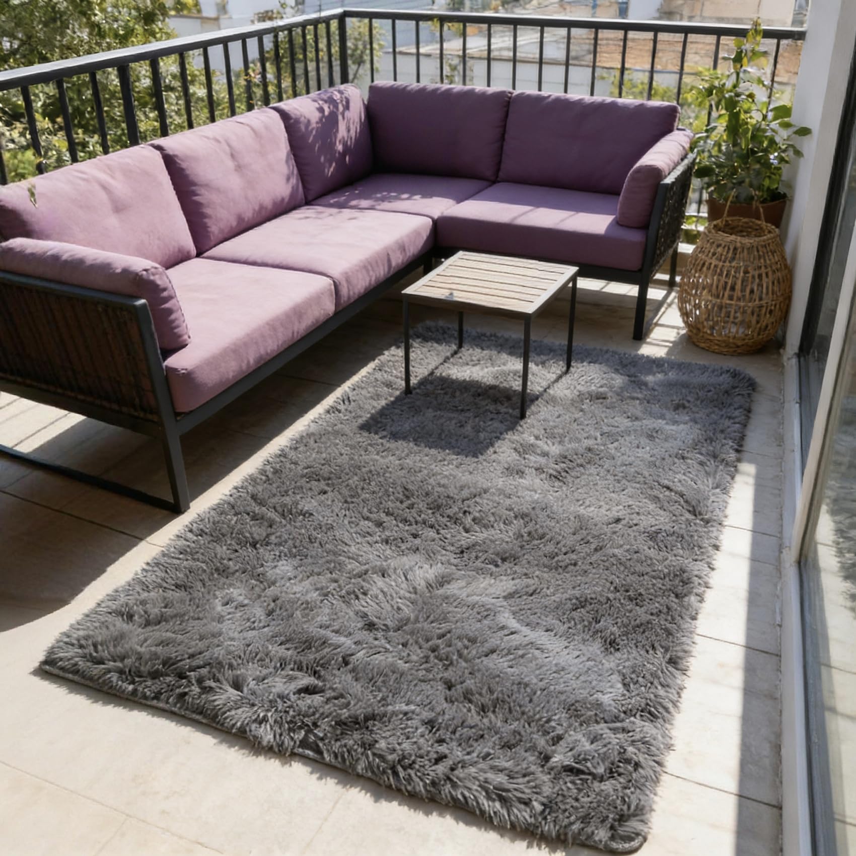Tapis de salon 270x130 cm gris à poils longs et moelleux pour un intérieur moderne