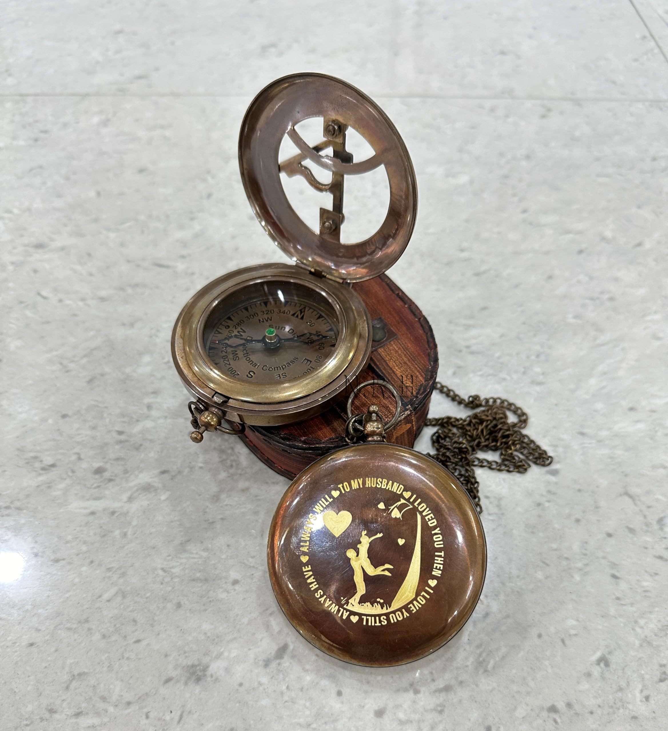 Bussola Sundail incisa da 7,6 cm con scatola in pelle, regalo per tuo marito, anniversario, matrimonio, regalo per fidanzato militare