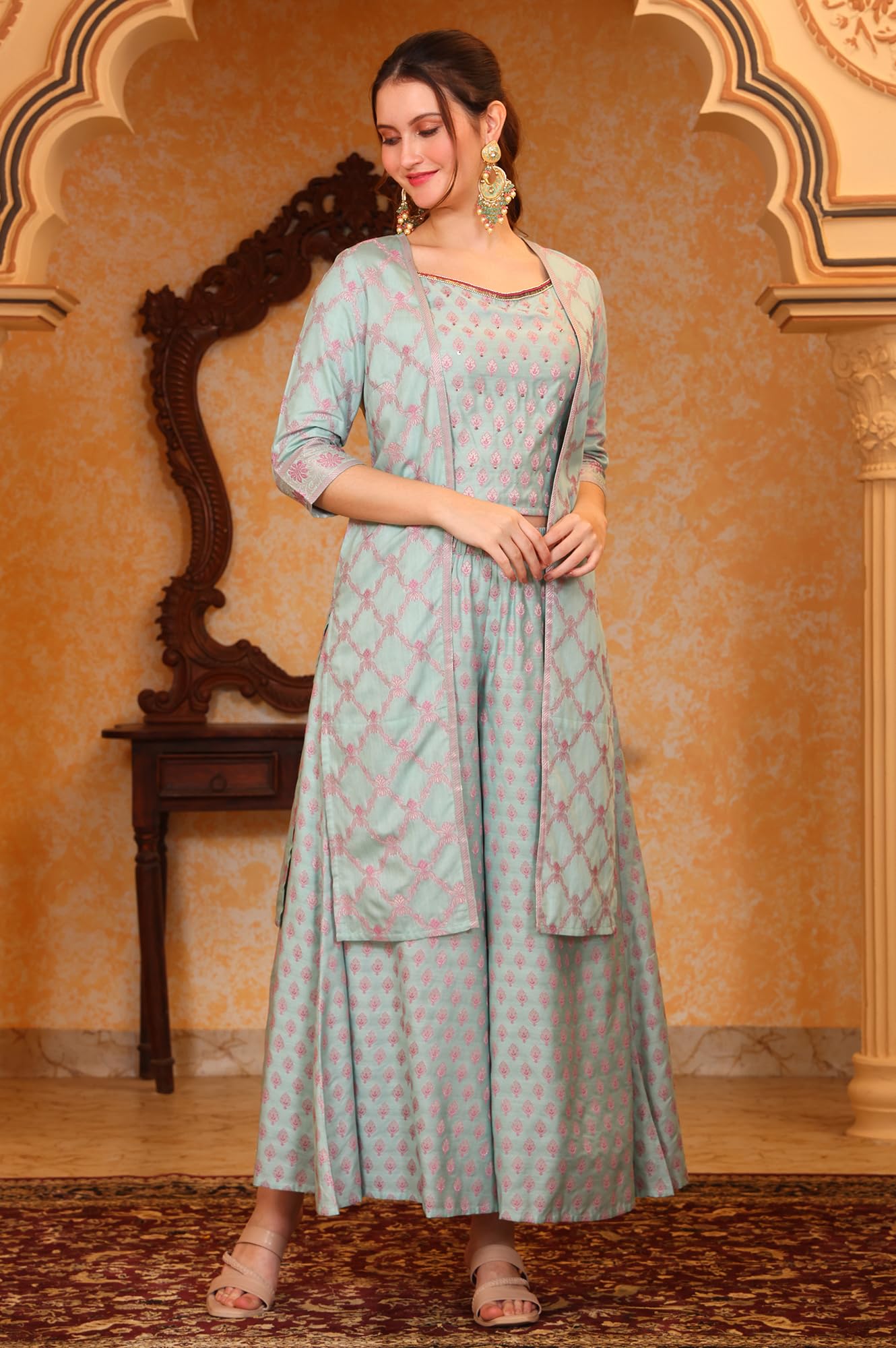 Aurelia Set da donna con top corto blu jacquard decorato con motivi etnici, giacca e palazzo