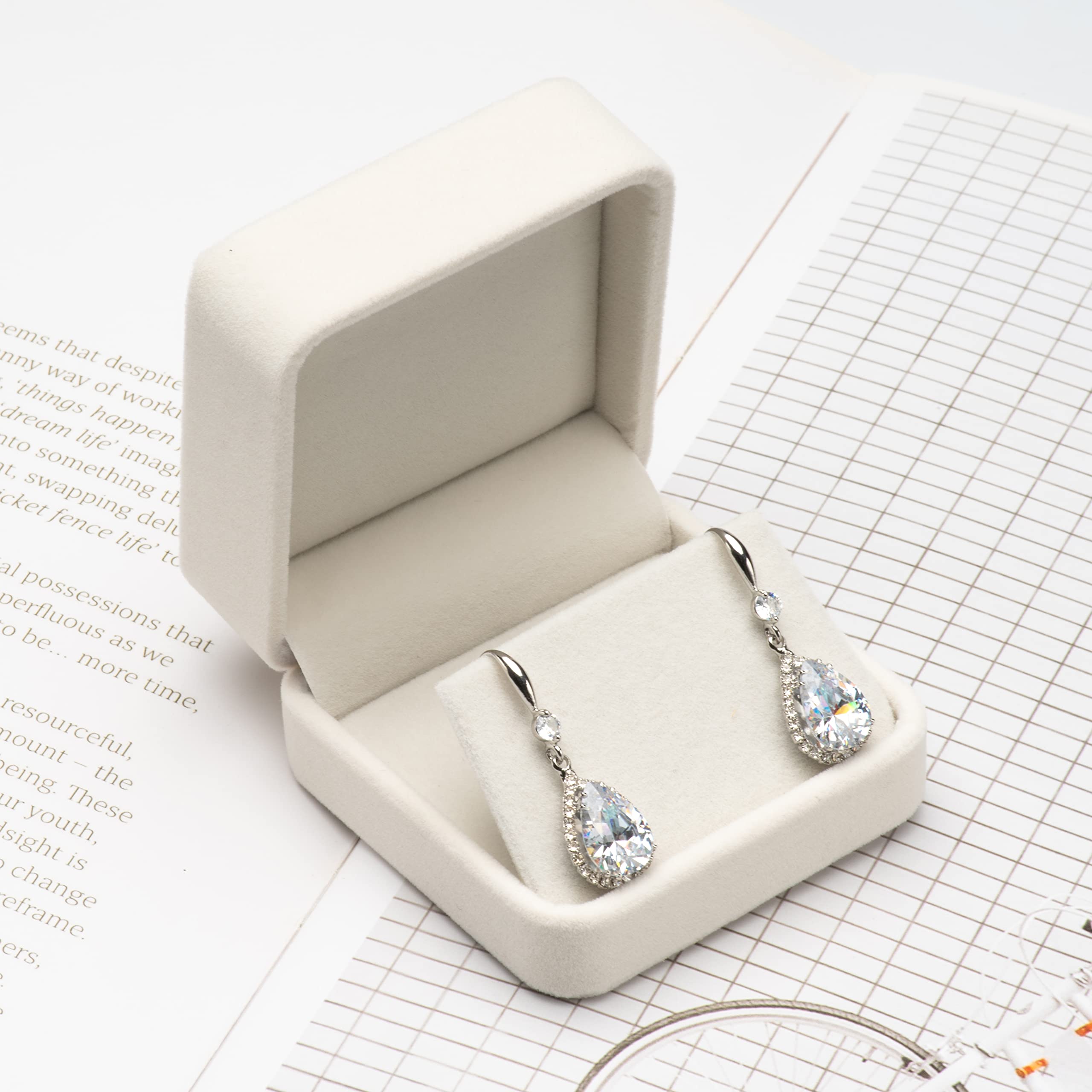 Amazon.com: Giftop Velvet Earring Gift Boxes Jewelry Box (White