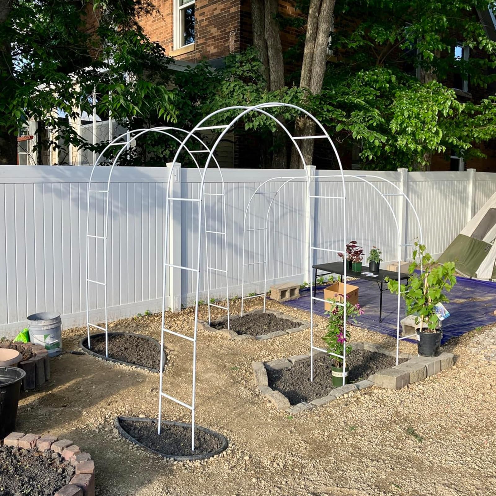 Metalowy łuk ogrodowy, solidna kratka na róże pnące, łatwy montaż, na patio, dekoracje ślubne, biała, 3 x 2,2 m, idealna do warzyw i kwiatów