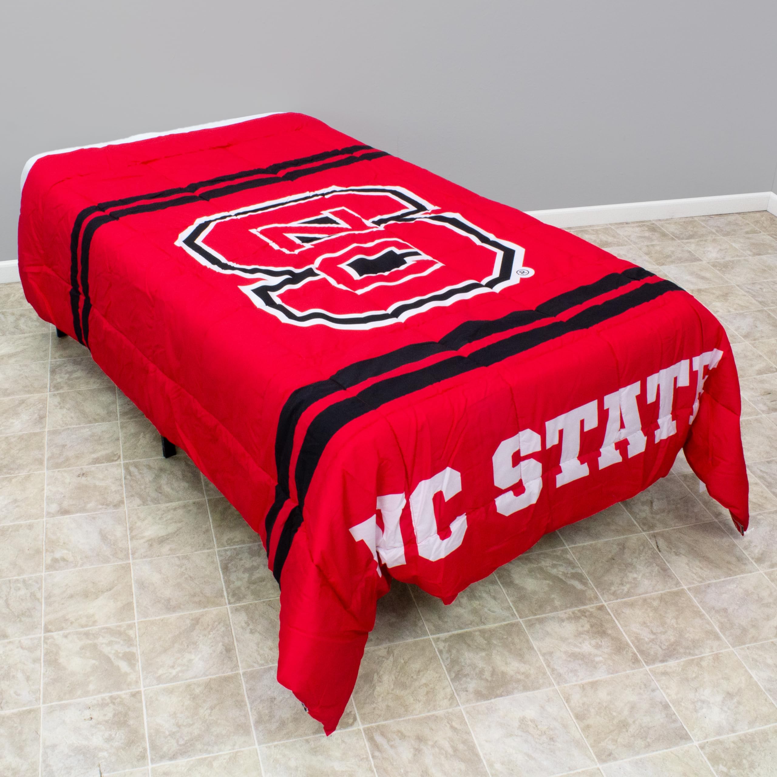 Northwest NCAA Pittsburg State Gorillas Unisex-Adult Comforter and Sham Set, Full/Queen, Modern Take