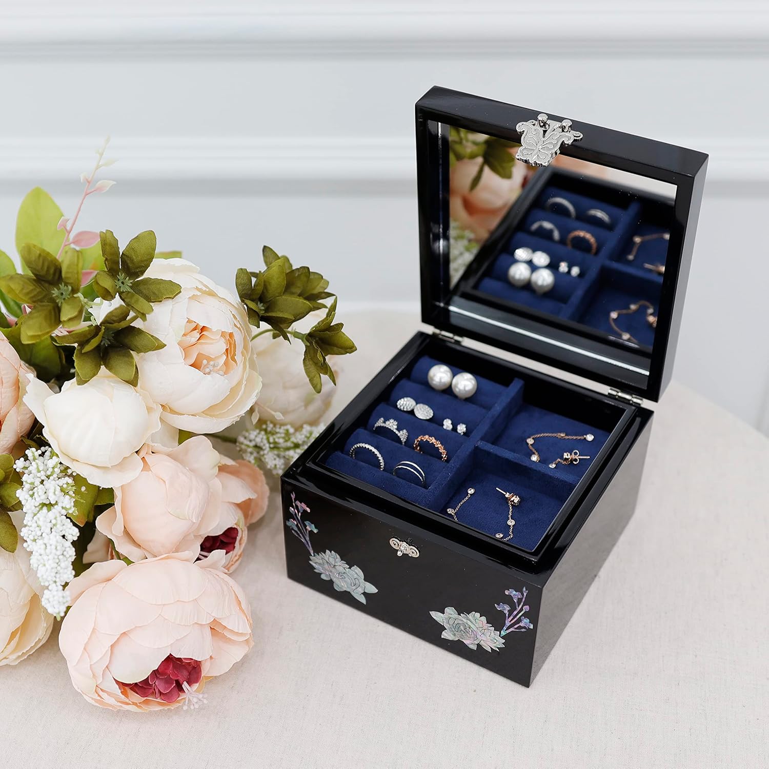 MADDesign Mother of Pearl Square Jewelry Box Women Face Floral Design Removable Ring Tray (Black)