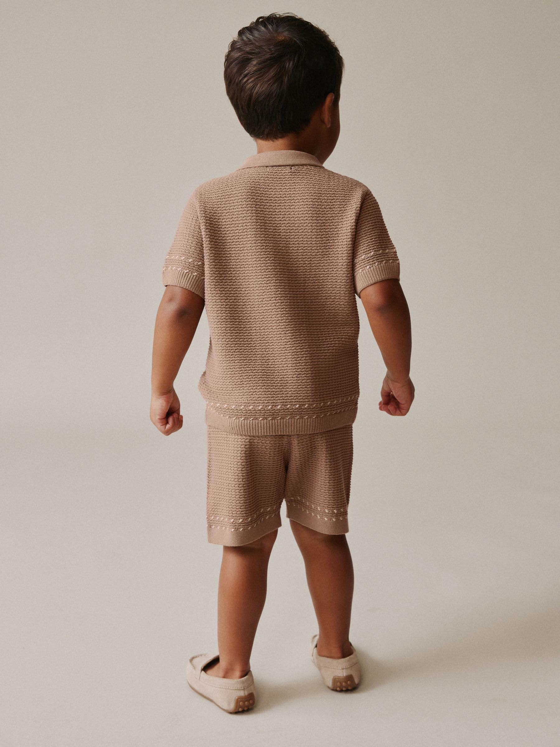 NEXT Jungen Strukturiertes Strick-Poloshirt mit Knopfleiste und Shorts, Set