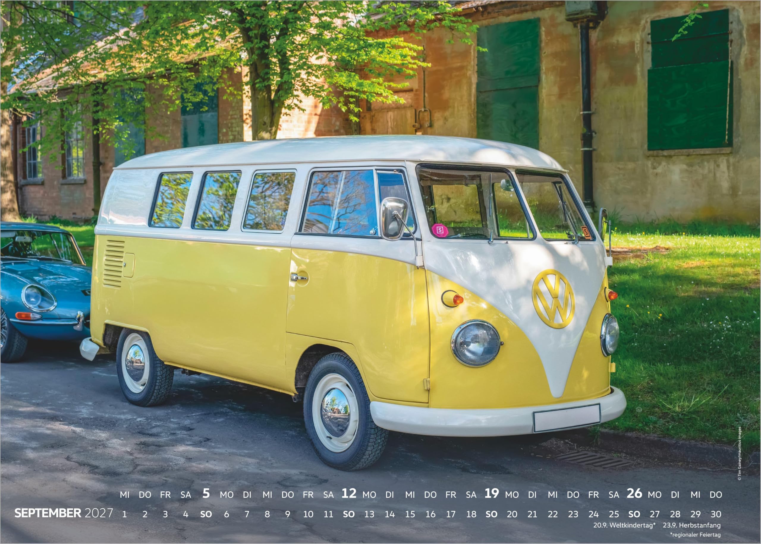 VW Bullikalender 2027: Wandkalender 70x50 cm original VW Bulli Fotografien und deutschem Kalendarium
