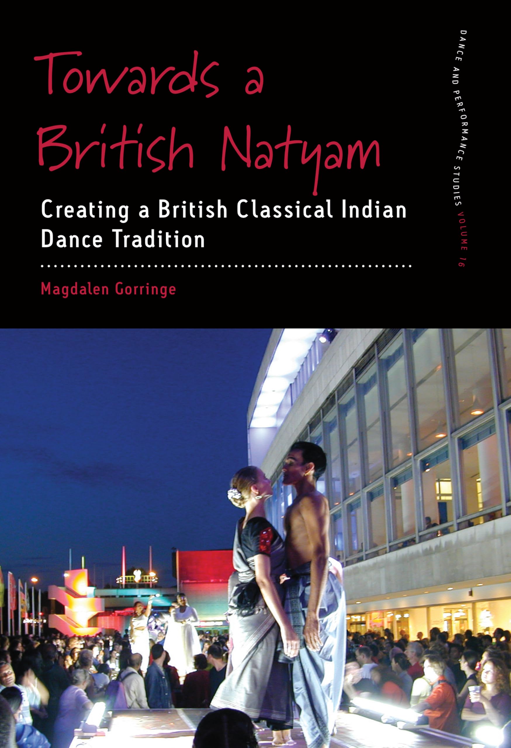 British Natyam pour analyser la danse classique indienne académique