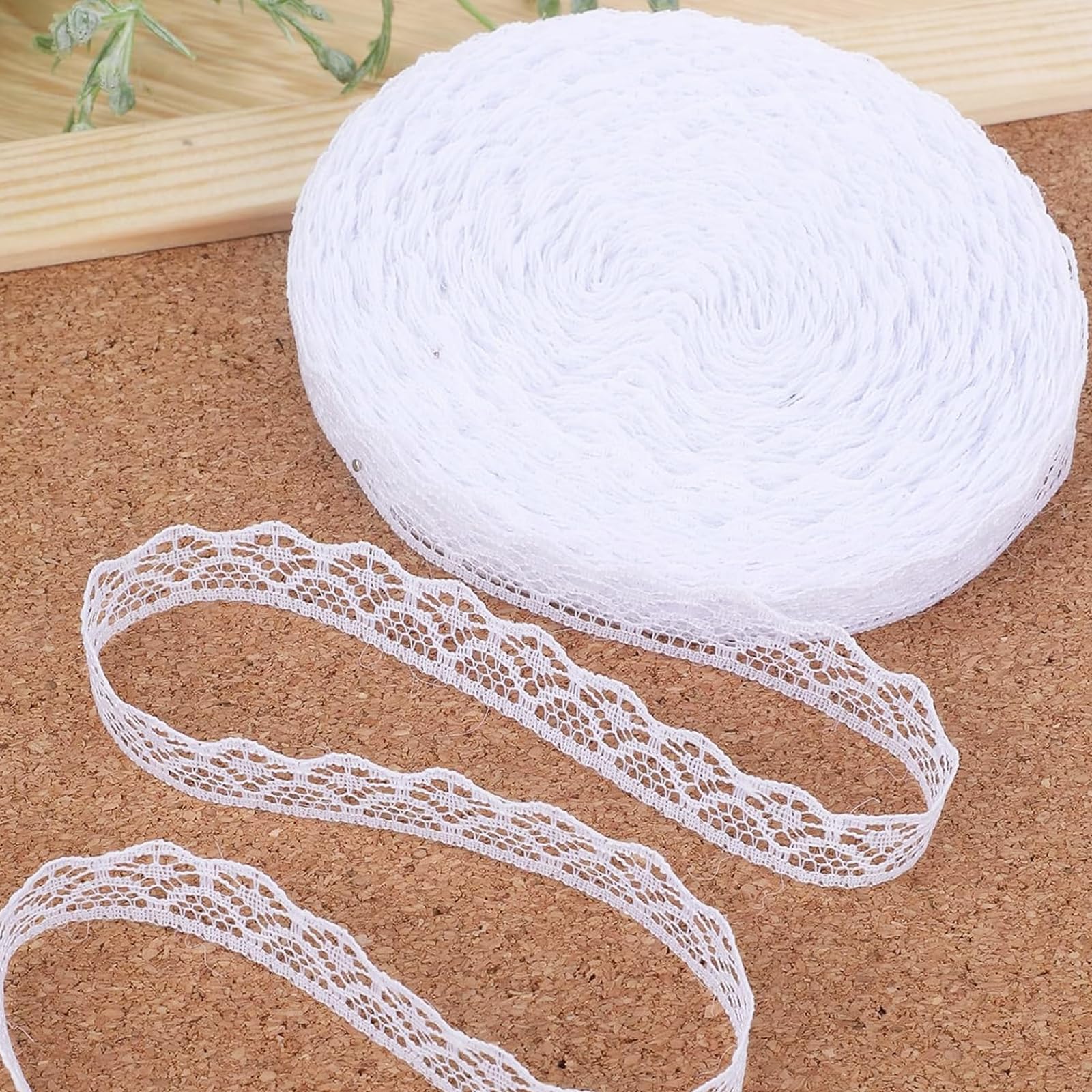 54.8M White Lace Ribbon Roll Fabric Lace Trim Vintage Pattern Flower Laces Trimming for Sewing Gift Wrapping Christmas Cake Ribbon Sewing Crafts Laces Dress Decor Wedding Bouquet(1.5cm Wide)