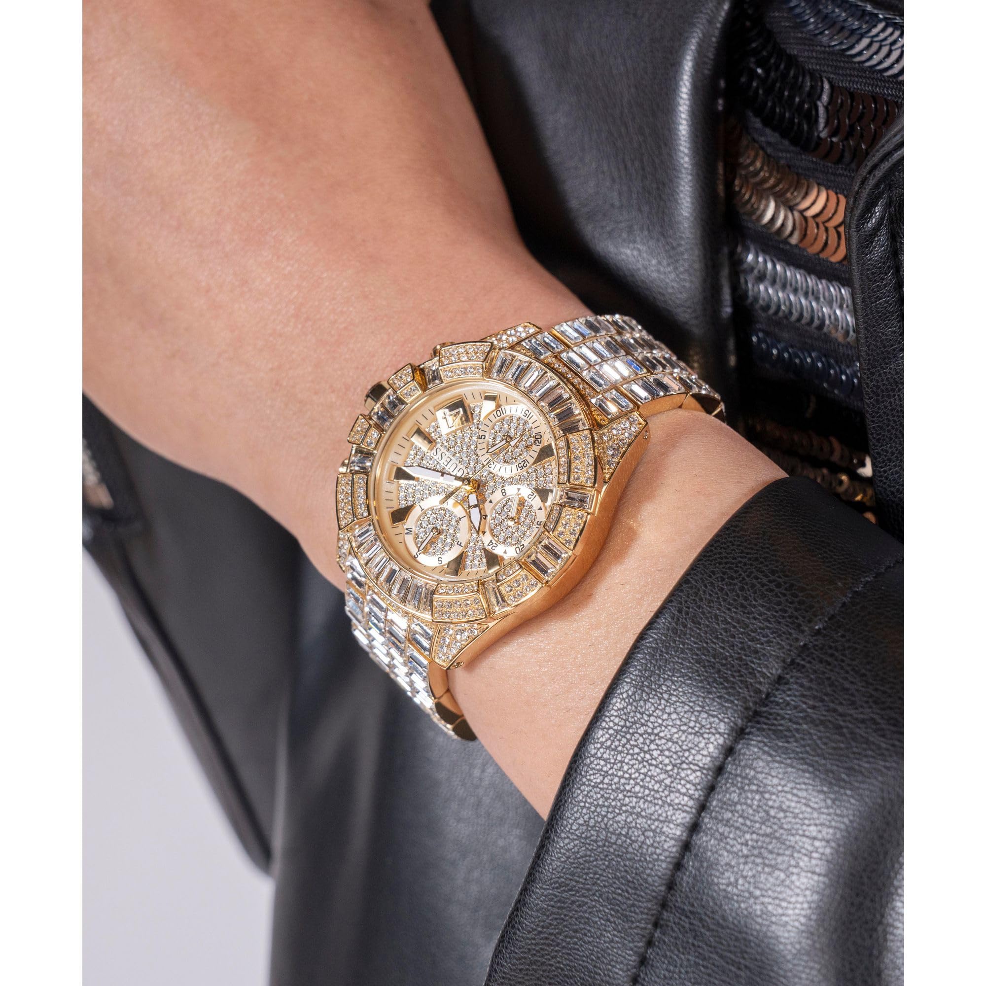 Guess Iconic 40TH Damen Armbanduhr in der Farbe Gold mit Armband aus Edelstahl, Wasserdichtigkeit: 5 bar, Gehäusedurchmesser: 40 mm, GW0812L2