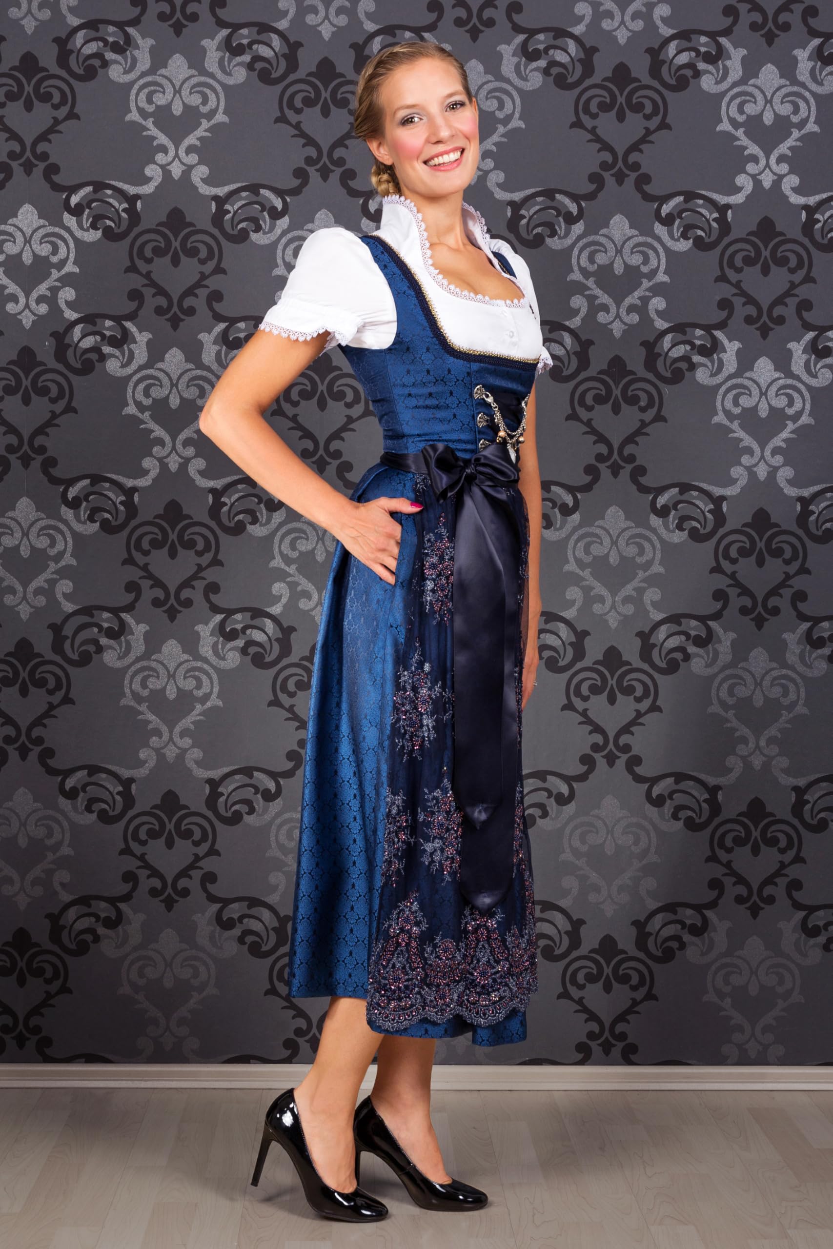 Edelnice Trachtenmode Exklusives Designer Dirndl lang Josepha inkl. Spitzen Dirndlschürze und Charivari Gr. 32-56