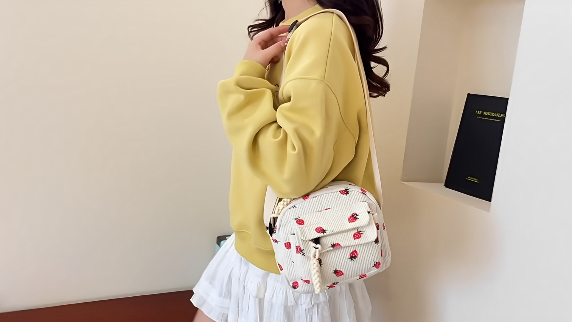 Bolso rosa para mujer tipo tote de pana con diseño de fresa miniatura 7