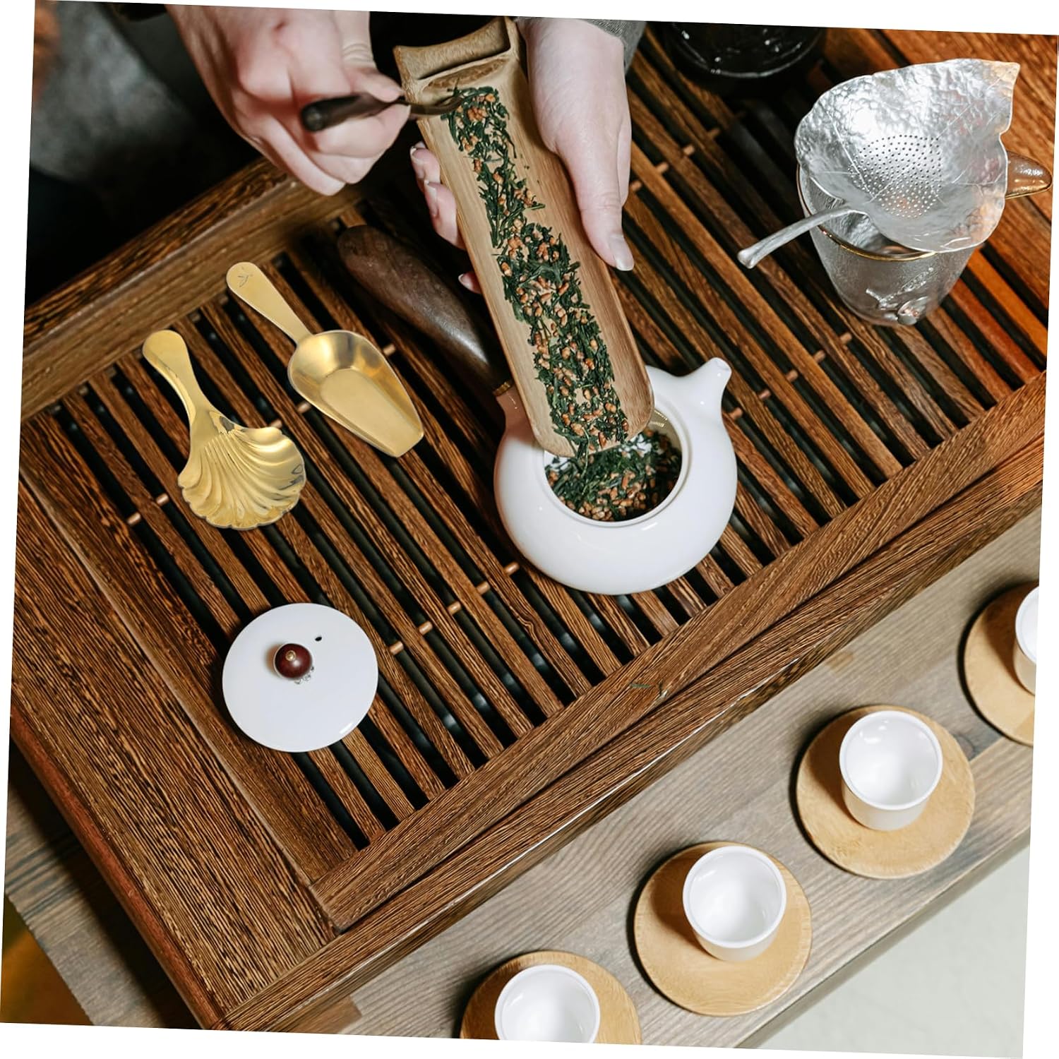 VICASKY 2pcs Brass Mini Tea Scoops with Shell Design Handcrafted Tea Spoons Odor Canister Accessories Elegant Measuring Utensils