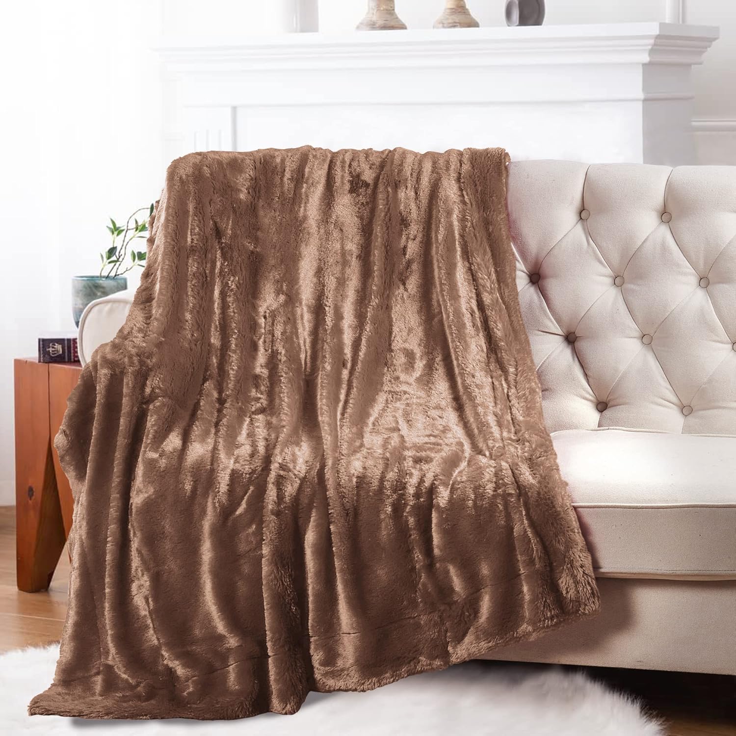 Home Soft Things Double Sided Faux Fur Bed Couch Throw Blanket, Amphora, 50'' x 70'', Soft Luxurious Warm Heavy Cuddly Throw Blanket for Couch Sofa Chair Home Décor