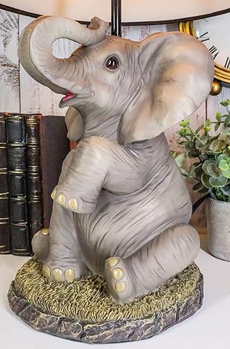 Miniatura 9 de Ebros Gift Safari africano resplandor sentado elefante con tronco arriba, lámpara de mesa de escritorio, decoración de estatua con pantalla de 19