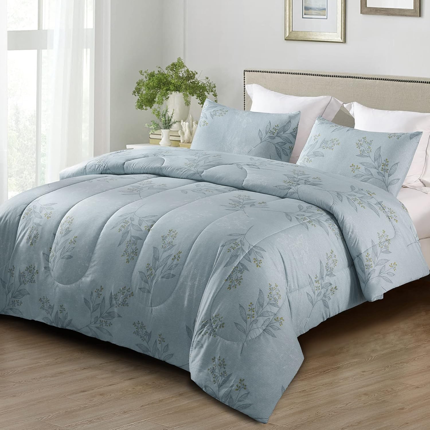 Whale Flotilla 3-Piece Queen Comforter Set, Soft Reversible Full Size Bedding Comforter Sets, Printed Down Alternative Comforter Duvet for All Seasons, Blue Leaf