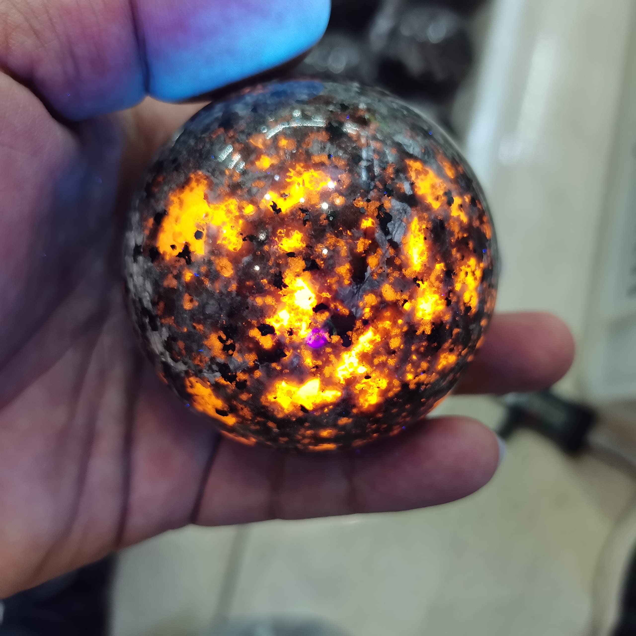 Amazon｜天然水晶の原石 ナチュラル クリスタル ナチュラル マジック