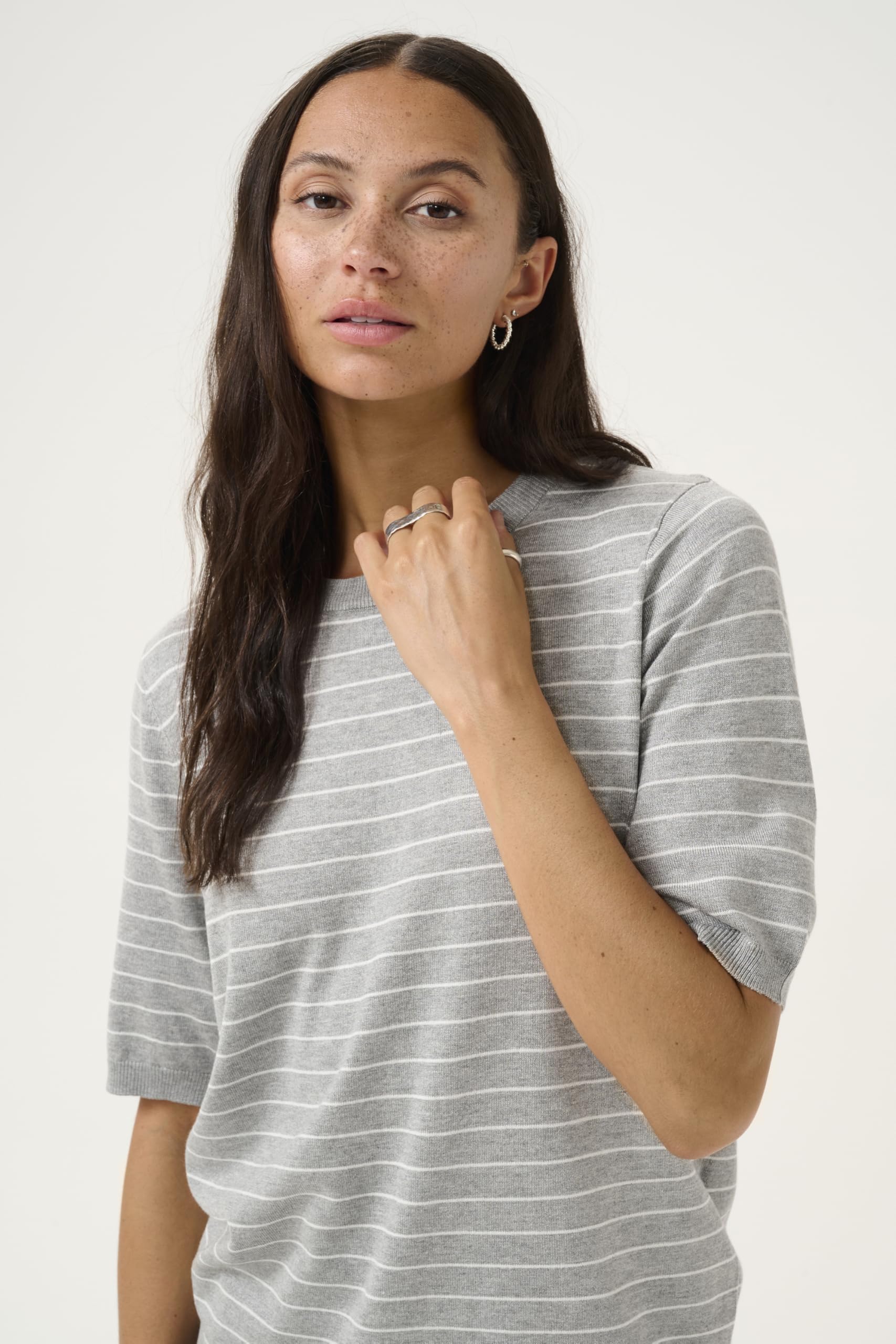 KAFFE Women's Jersey Crew Neck Short Sleeves Regular Fit Horizontal Stripes Mujer