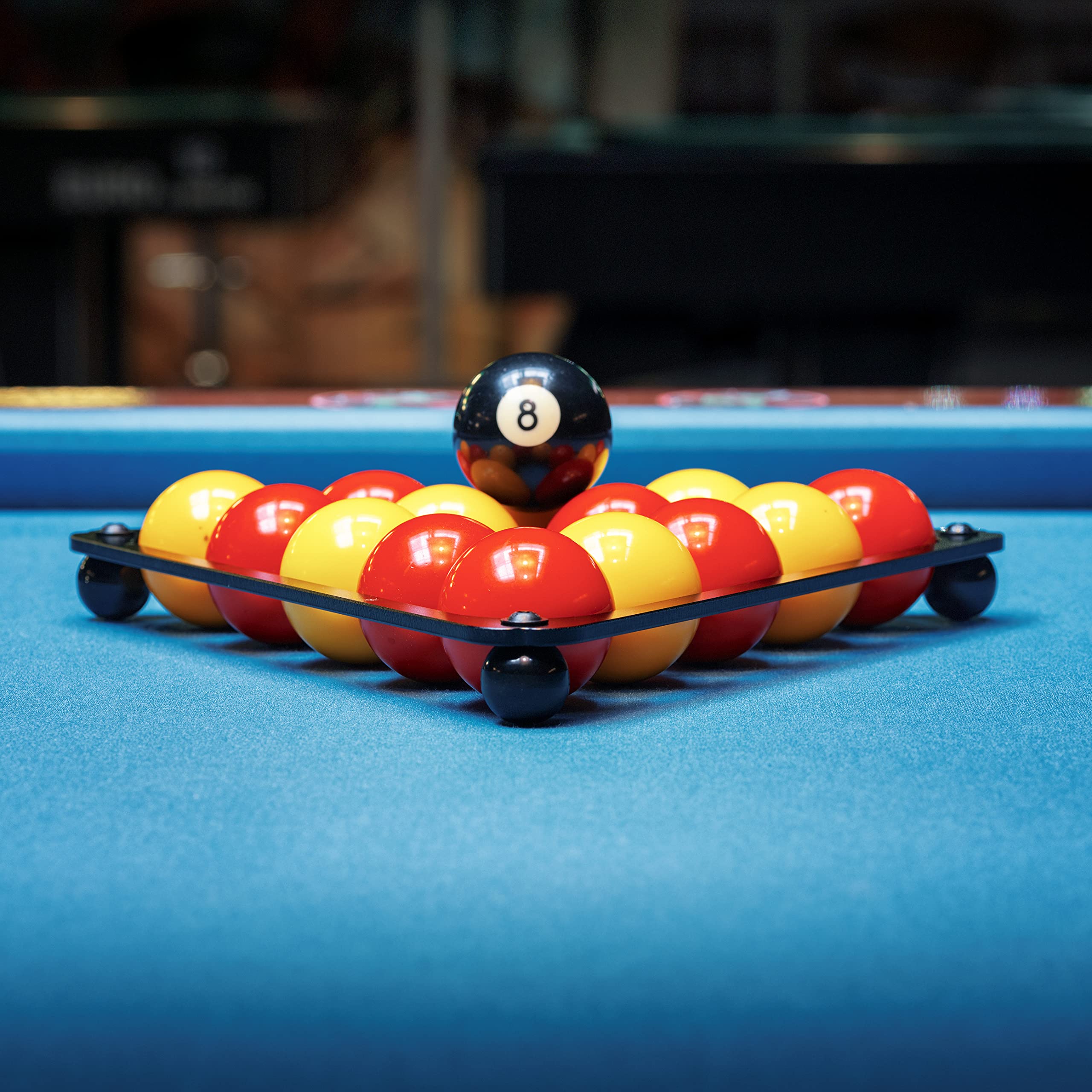 Triangle de billard Américain ou Anglais 8 pool Black ball - Delta Pool Rack Pro design fin en aluminium anodisé noir sur boules bakélite pour billes 50,8mm ou 57,2mm (Choisir la taille)