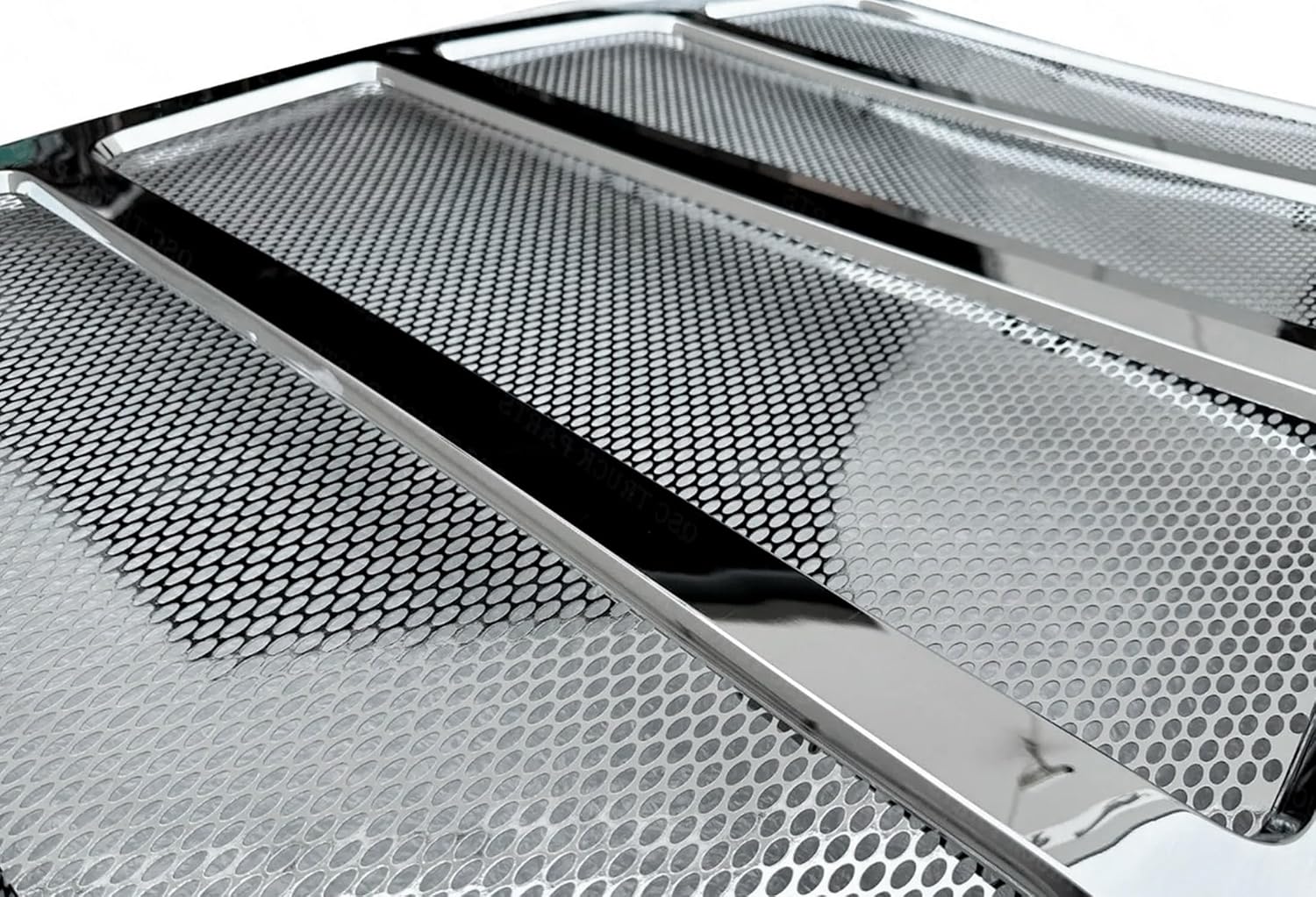 Front Grille with Bug Screen Compatible with Peterbilt 579 2013-2021 - Includes Logo, License Plate Frame, 2x 22" Windshield Wipers, and Reflective Vest