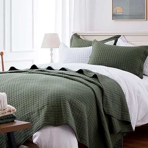 SunStyle Home Quilt Set Queen Olive Green Lightweight Bedspread Full Soft Reversible Coverlet for All Season 3pcs Army Green Square Quilted Quilted Bedding Sets (1 Quilt 2 Pillow Shams)(90"x96")