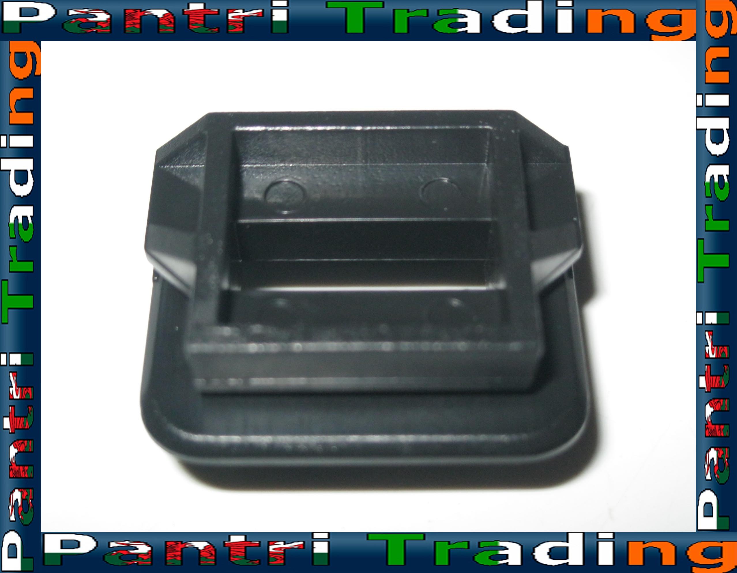 BMW E39 E60 E61 E38 E53 Door Card Handle Clip Bracket 51418156532 