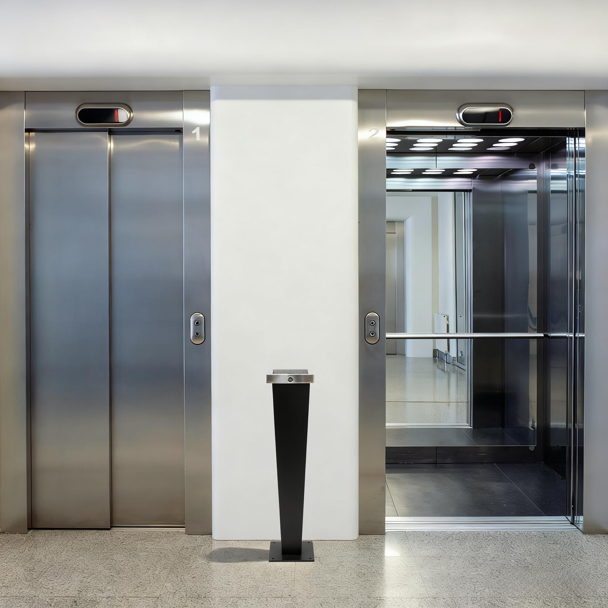 Image secondaire de Poubelle d'extérieur en acier inoxydable avec design minimaliste