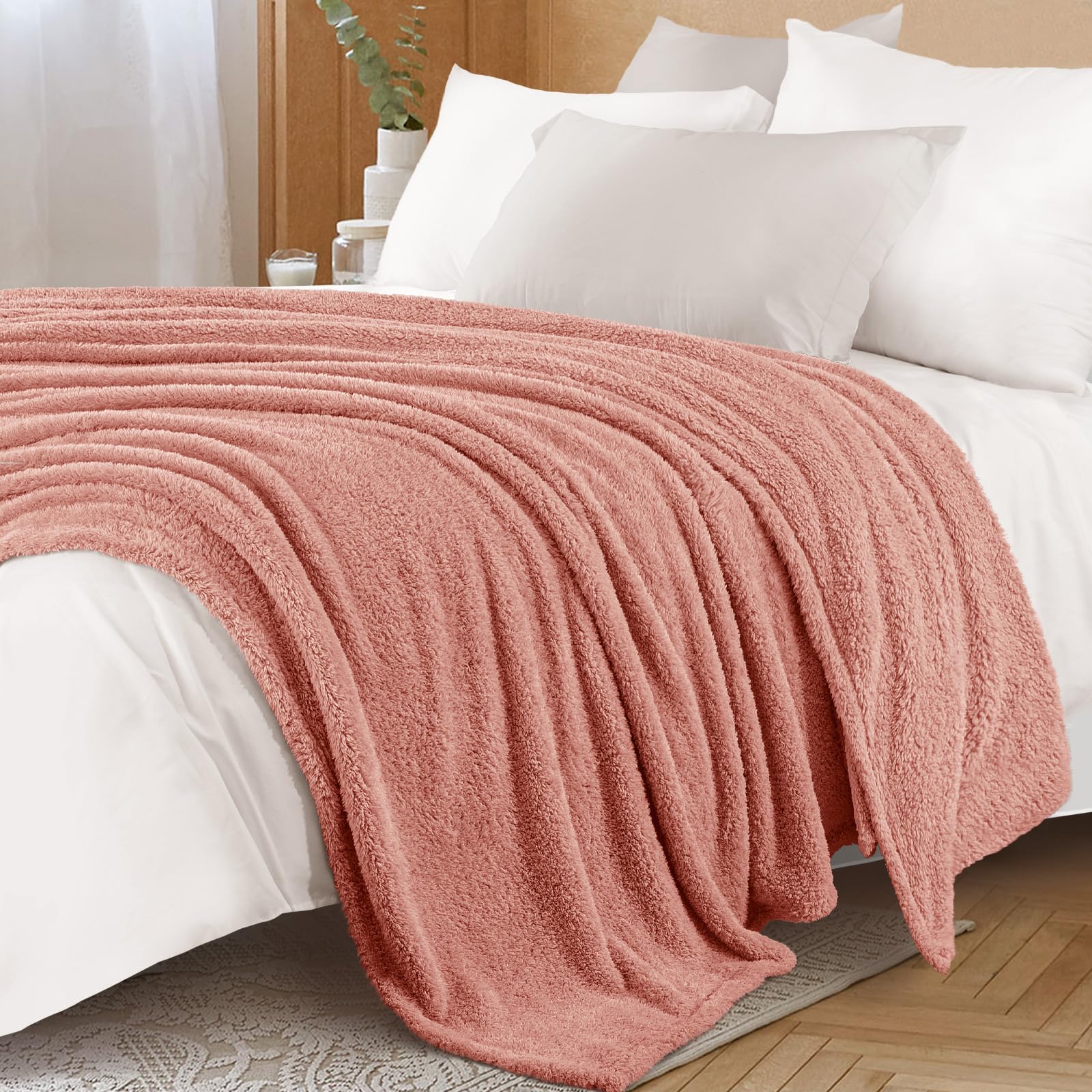 Exclusivo Mezcla Fleece Throw Blanket for Sofa Couch Soft Lightweight and Fluffy Bed Blankets - Image 4