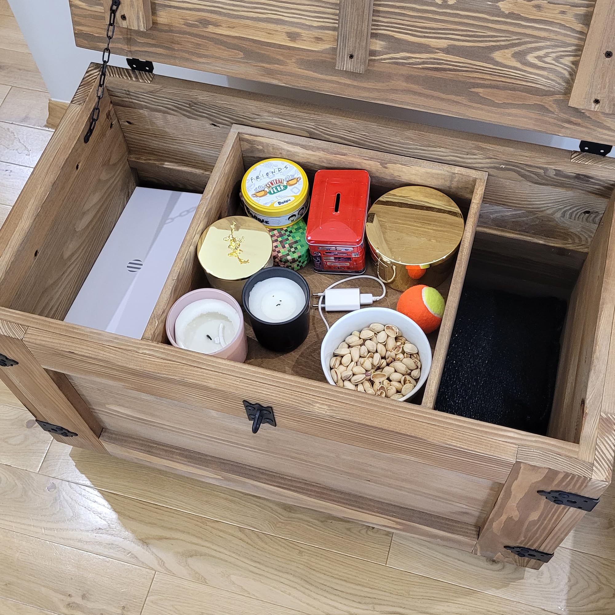 weeco Baúl de madera con estante móvil y ruedas, caja de madera con cajón deslizante, cofre del tesoro de madera, caja de almacenamiento con tapa plegable, 80 x 47 x 45 cm, 24 kg, color wengué