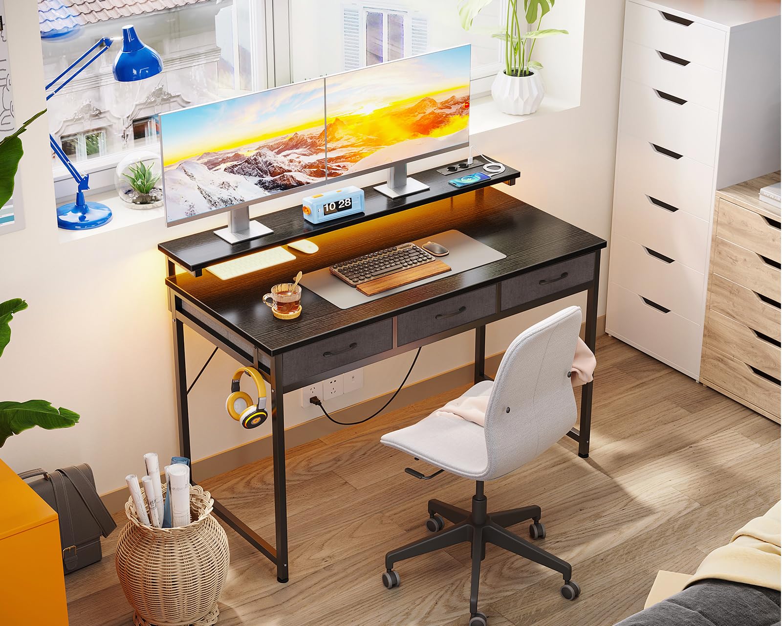 ODK Scrivania con 3 Cassetti, Scrivania da Gaming con Luci LED, Tavolo da Gioco con Prese di Corrente e 2 Prese di Ricarica USB, Tavolo per Computer con Supporto per Casa (Nero, 120x50x92.7cm)