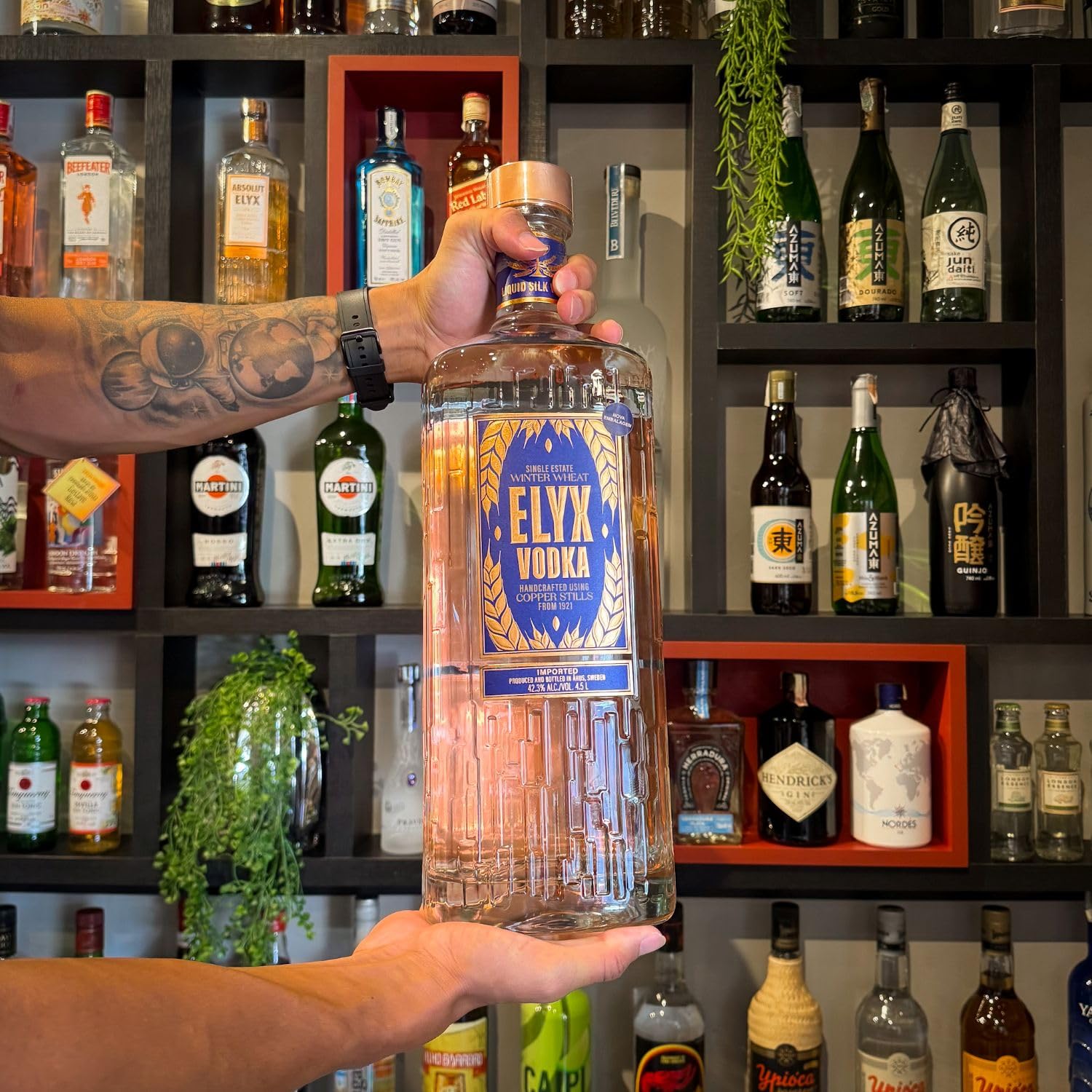 heyco公式アカウント01 ABSOLUT DECK4個 Absolut Elyx Vodka Sueca - 4,5L | Amazon.com.br