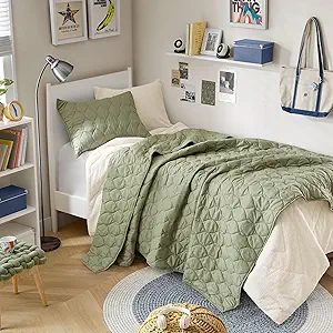 Comfort Spaces Twin Quilt Set Modern Reversible Ogee Coverlet Twin Bedding Set Cozy Quilted Winter Layer, All Season Lightweight Soft Twin Size Quilt, Kienna, Twin/Twin XL Olive Green 2 Piece