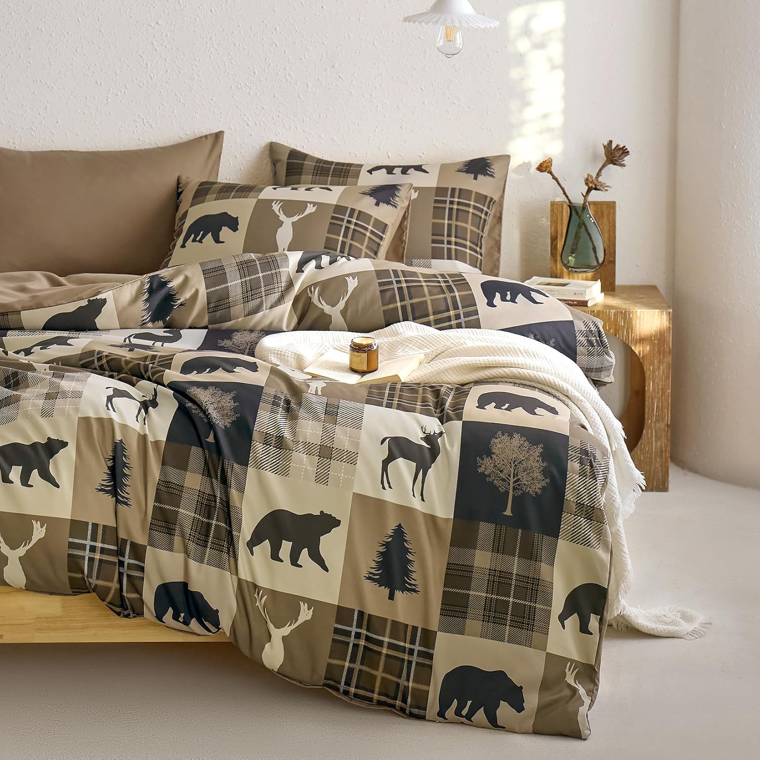 Wake In Cloud - Rustic Comforter Set, Cabin Christmas Lodge Western Country Bear Deer Moose Woodland RV Outdoor Theme, Soft Lightweight Bedding, 3 Pieces, Brown, Queen Size - Image 3
