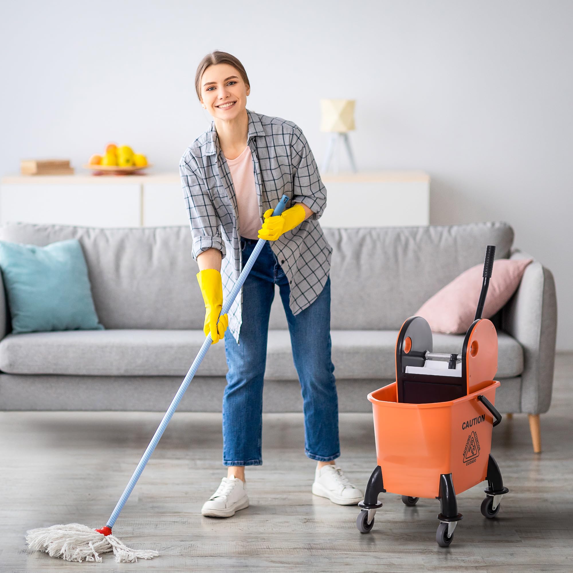 HOMCOM Professioneller Reinigungswagen 26L Abnehmbare Wringer mit Rädern 44×36×90cm Orange