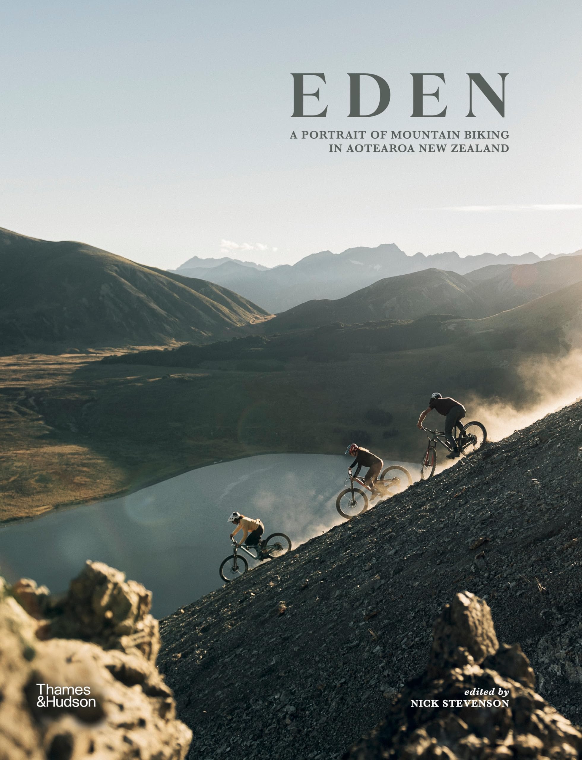 Eden Mountain Biking New Zealand guide illustré de voyage VTT et géographie de l'Océanie