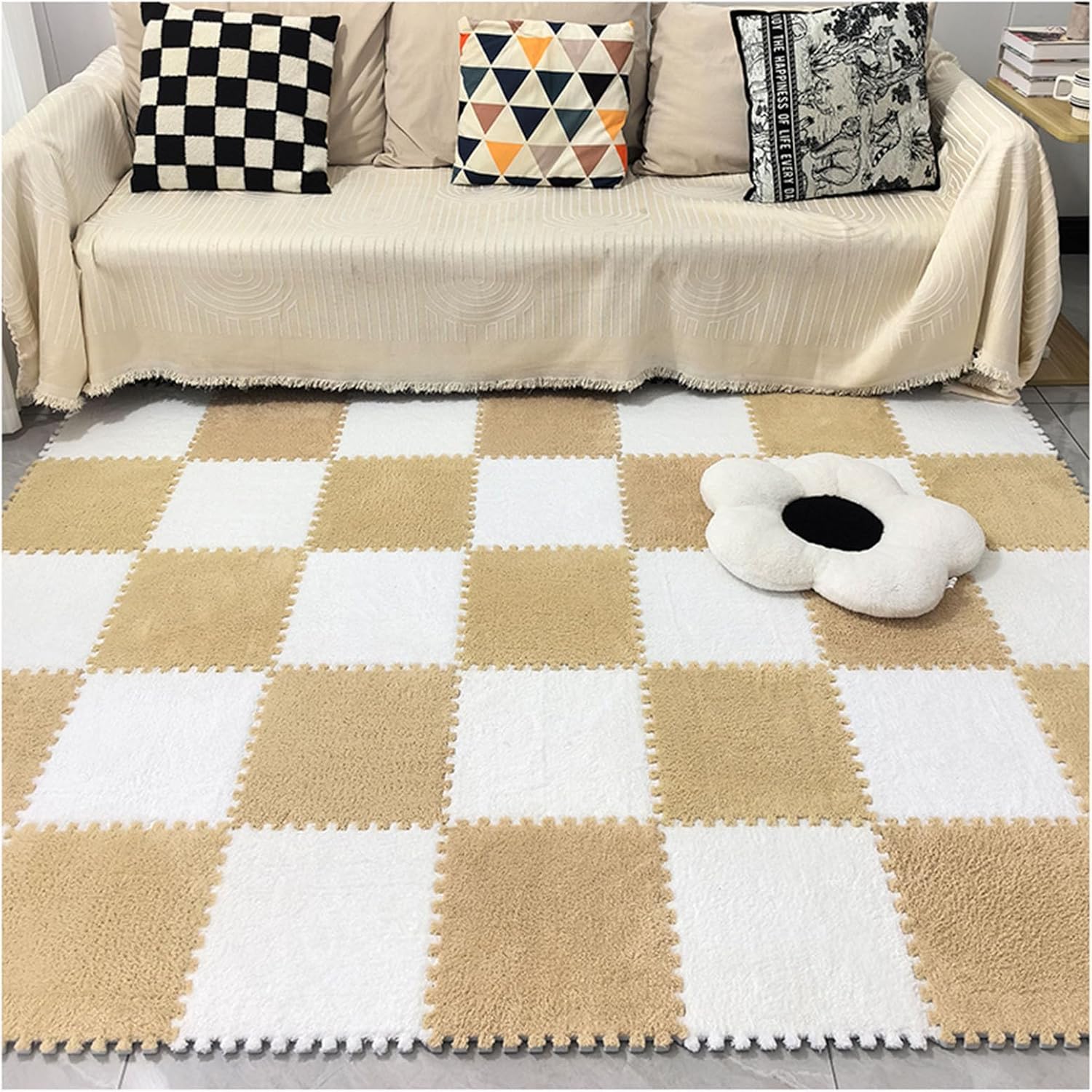 Kwadratowe łączone płytki dywanowe, 30x30x1cm, mata podłogowa z pluszowej pianki, puszyste maty do puzzli(Light Brown+white,16pcs)