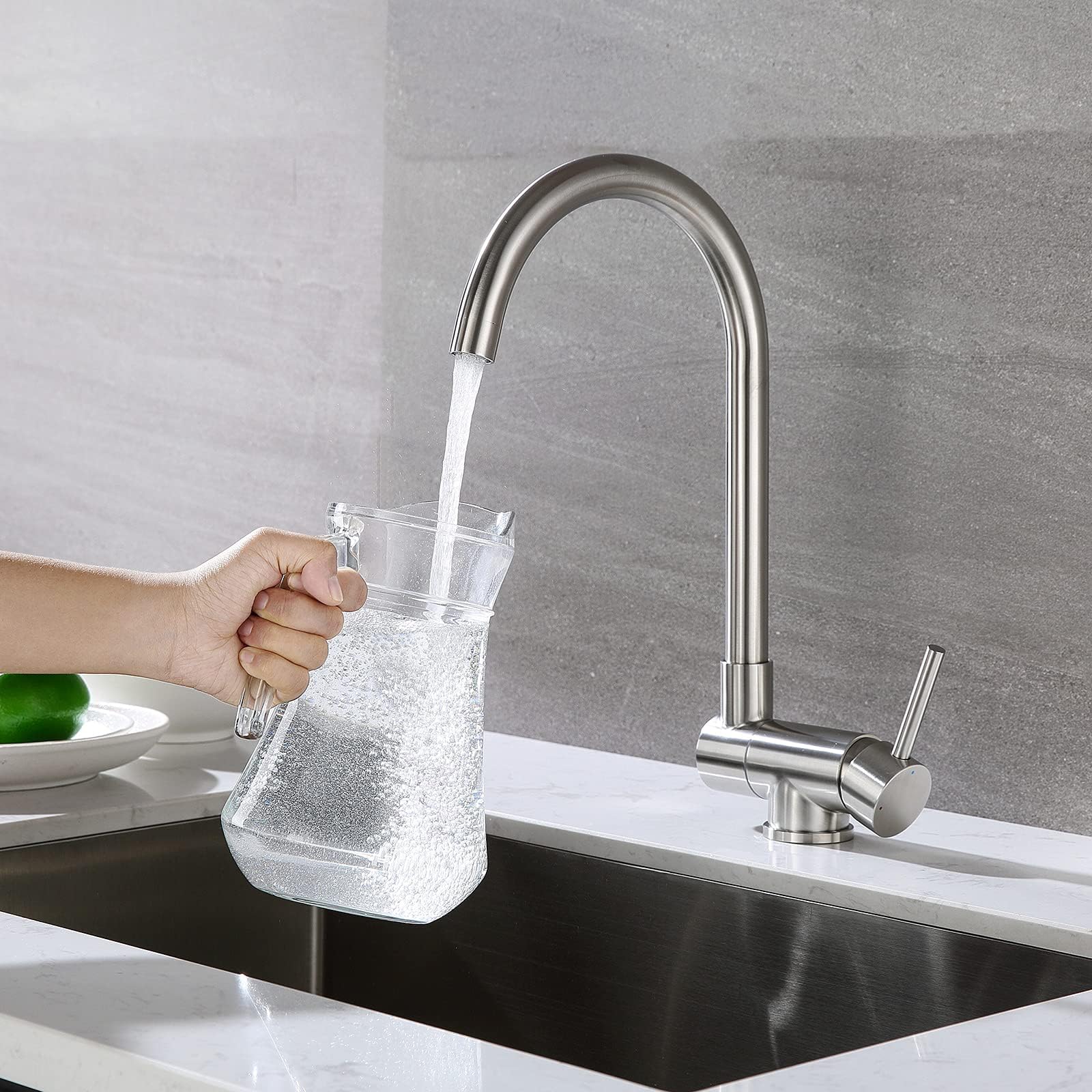 Lonheo Wasserhahn Küche umklappbar, Vorfenster Küchenarmatur aus Edelstahl | Hochdruck Armatur, 360° drehbar, abnehmbarer Strahlregler, Vorfenstermontage, Einfache Montage inkl. Anschlussschläuchen