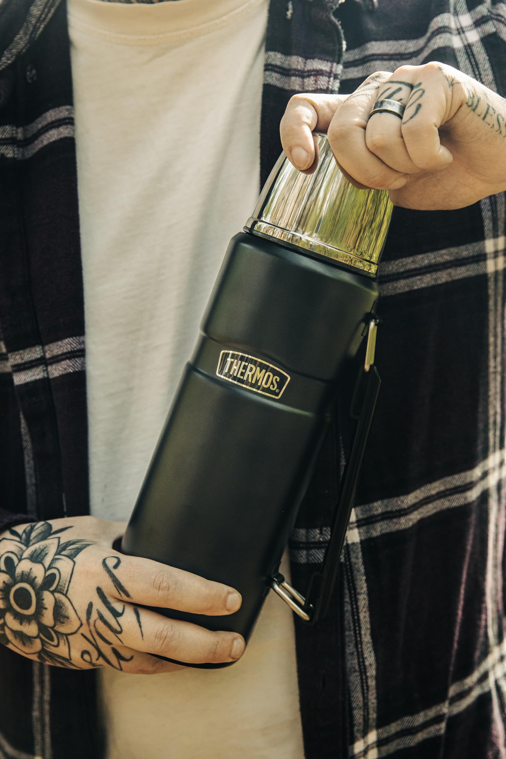 Amazon | Thermos Stainless King Flask, Matt Black, 1.2 L