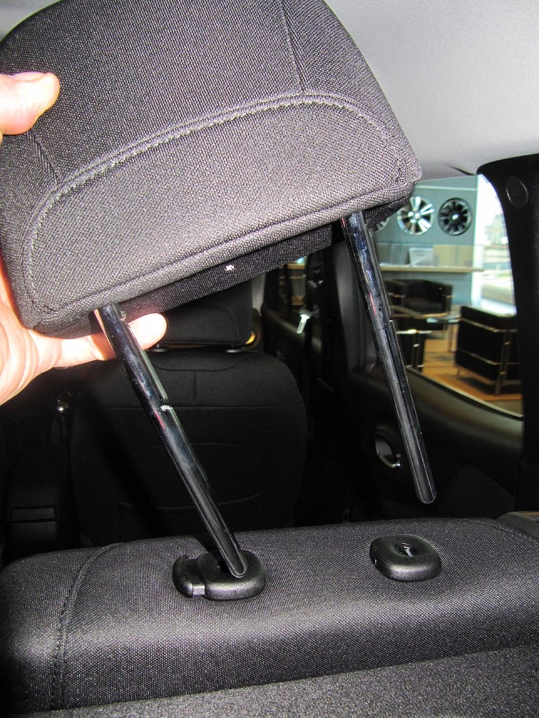 ERGOTECH Divisorio Griglia Rete Divisoria Compatibile con Jeep Renegade, RDA65-M kjp006 per Trasporto Cani e Bagagli. Sicuro, Confortevole, garantito!