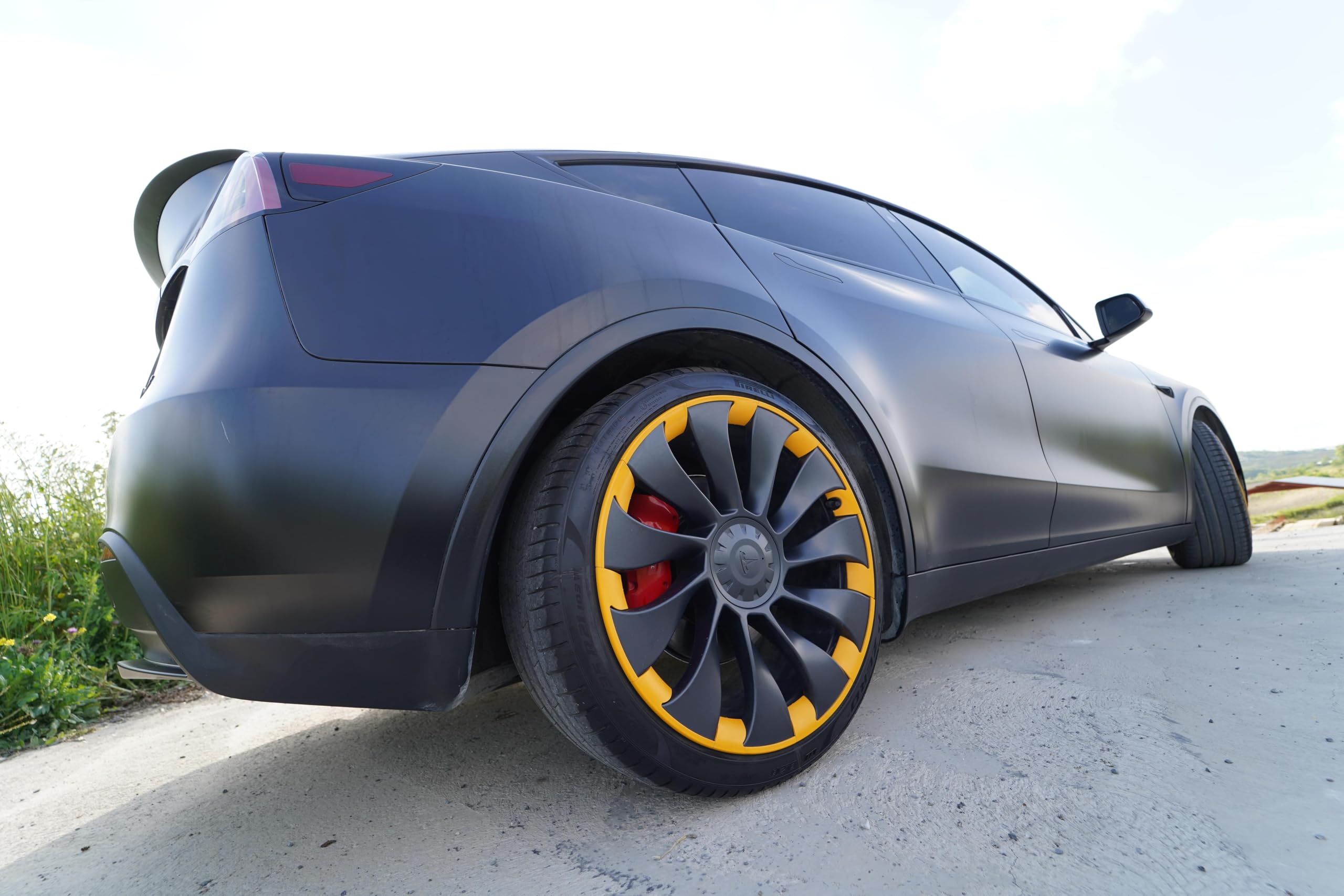 Tesla Model Y Uberturbine 21" ochrona felg – bezklejowe, ultra-mocne mocowanie zaciskowe, precyzyjne cięcie CNC, w zestawie folia PPF, kompletny zestaw 4 sztuk (na 4 koła) – żółty