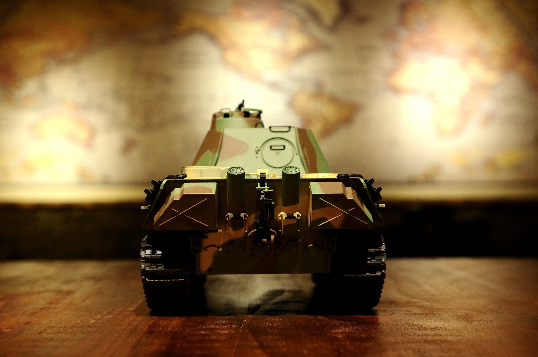 ES-Toys Panzer ferngesteuert mit Schußfunktion Panther G Heng Long 1:16 mit Rauch&Sound und Stahlgetriebe - 2,4Ghz -V 6.0