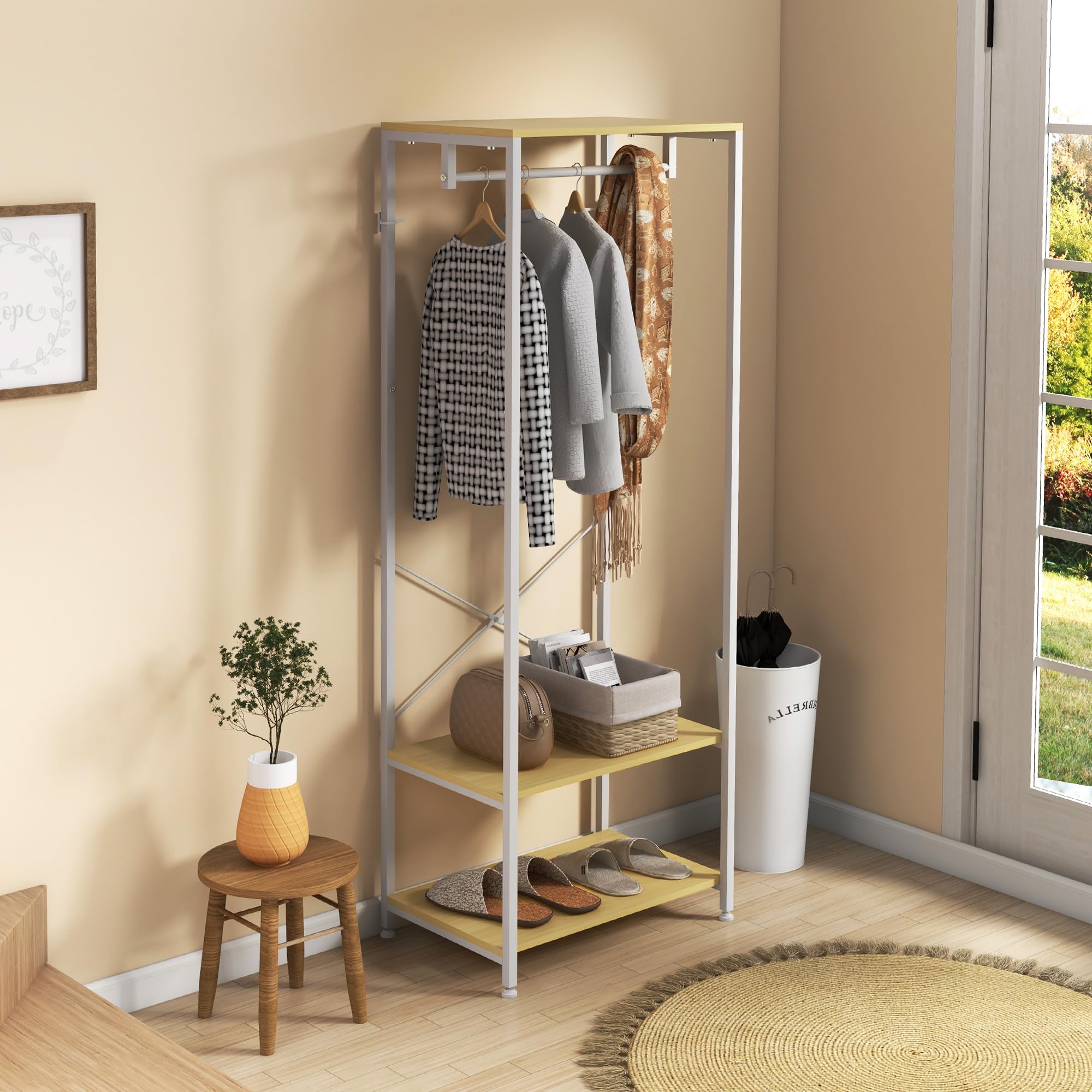 HOMCOM Mobile Appendiabiti 2 in 1 con Ripiano a 2 Livelli per Cappotti e Scarpe, Appendiabiti da Terra Moderno in Acciaio e Truciolato, 60x40x167.5 cm, Bianco e color Legno