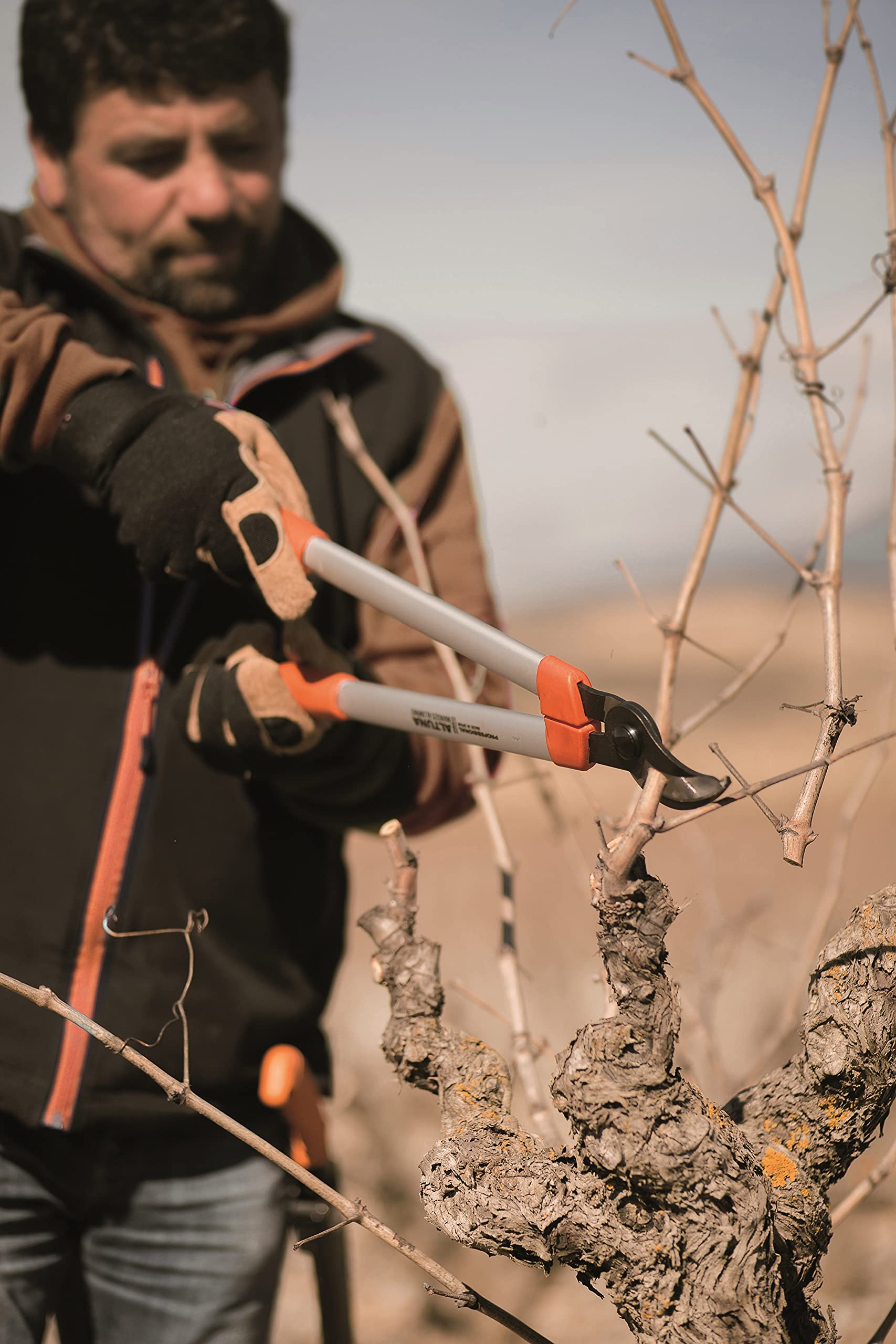 Tijera de Podar a Dos Manos Semiprofesional Pruning 0390-50 - Ajuste Manual - Empuñadura Bimaterial - Corte Bypass muy Preciso - Ultraligera - Fabricada con Aluminio Reforzado - Altuna