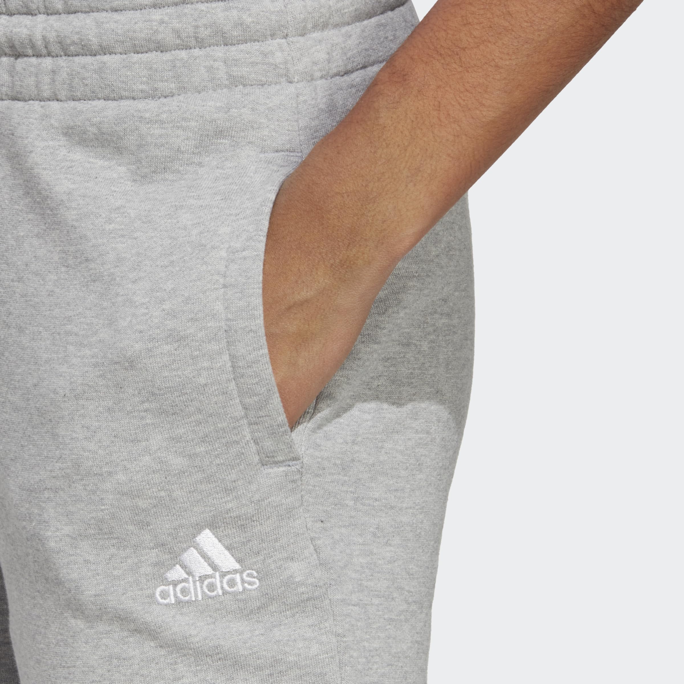 adidas Essentials Linear French Terry Cuffed Pants - Spodnie Kobiety
