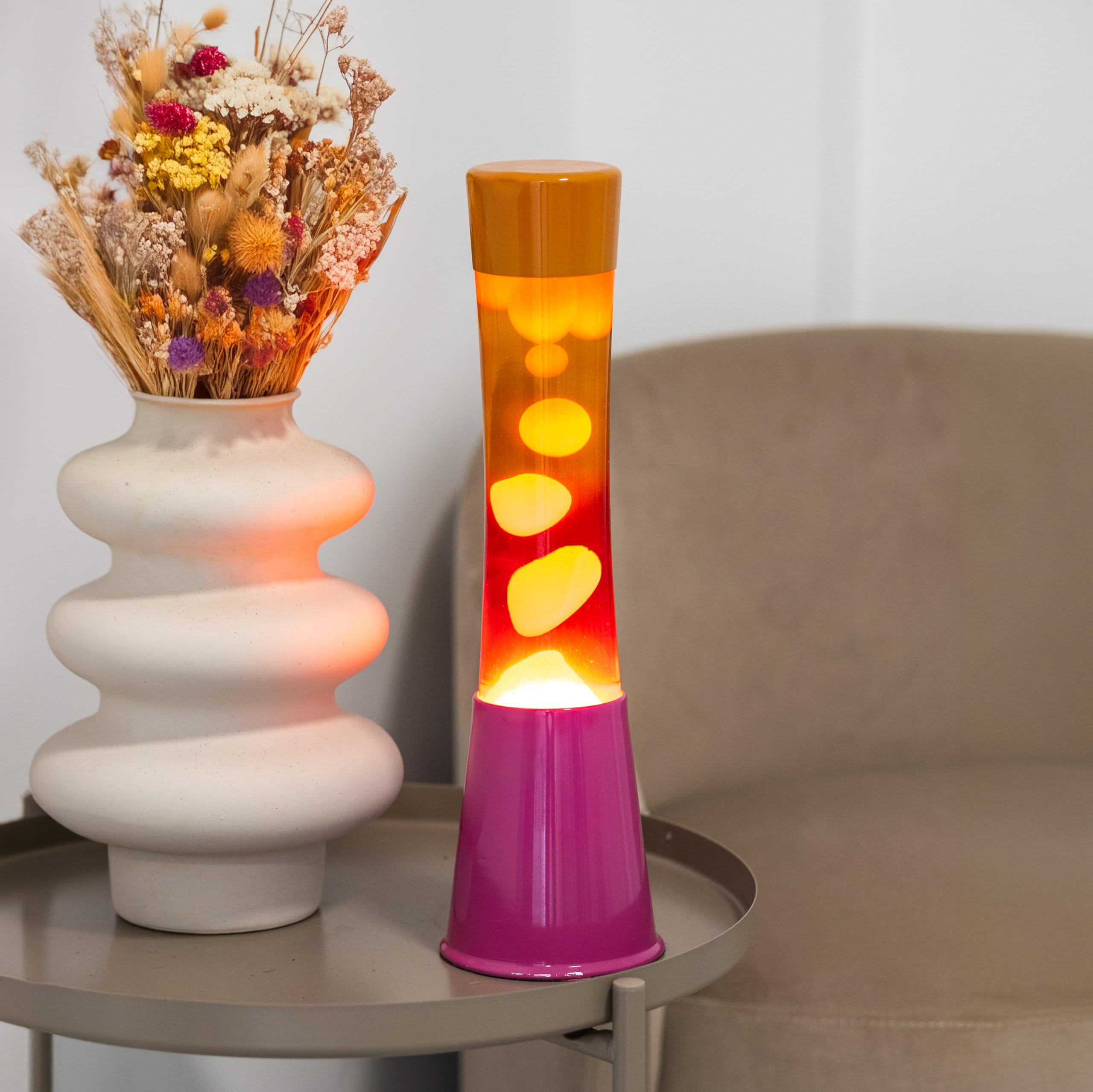 Fisura - Lampa lawowa ombre różowo-pomarańczowa. Podstawa różowa, szkło z efektem ombre i pomarańczowa nakrętka. Lampa o relaksującym efekcie. Z zapasową żarówką. Wymiary: 11 cm x 11 cm x 39,5 cm.